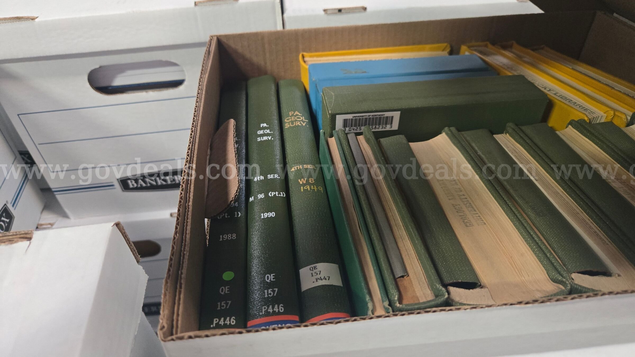 5 - Pallets of Books   Government Surplus Auction - Photo #6