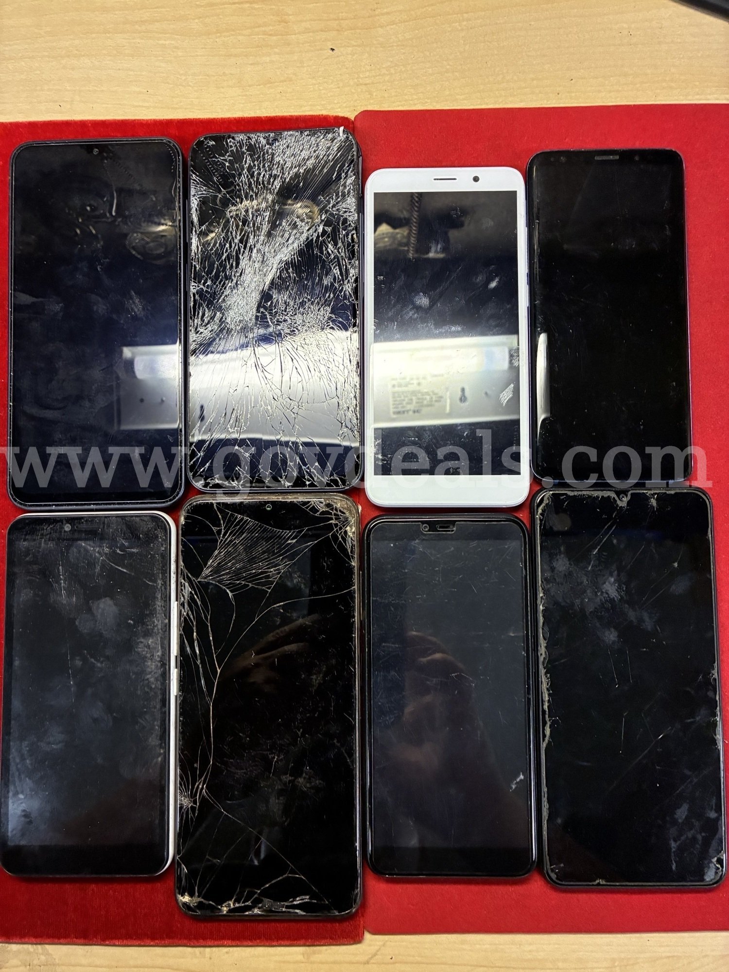Lot of 200 each Smart Cell Phones and Flip Phones  200 Government Surplus Auction - Photo #2