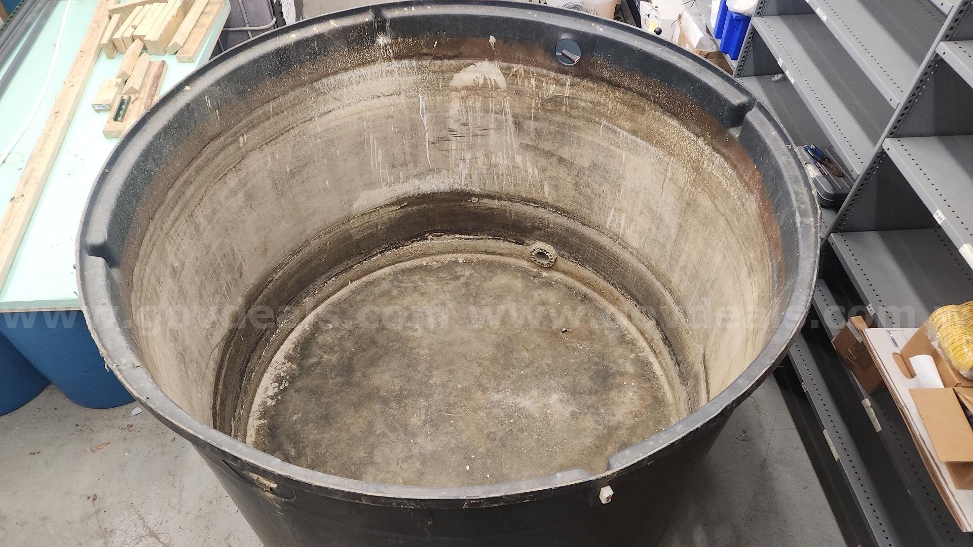 LARGE Water Containment Tank   Government Surplus Auction - Photo #2