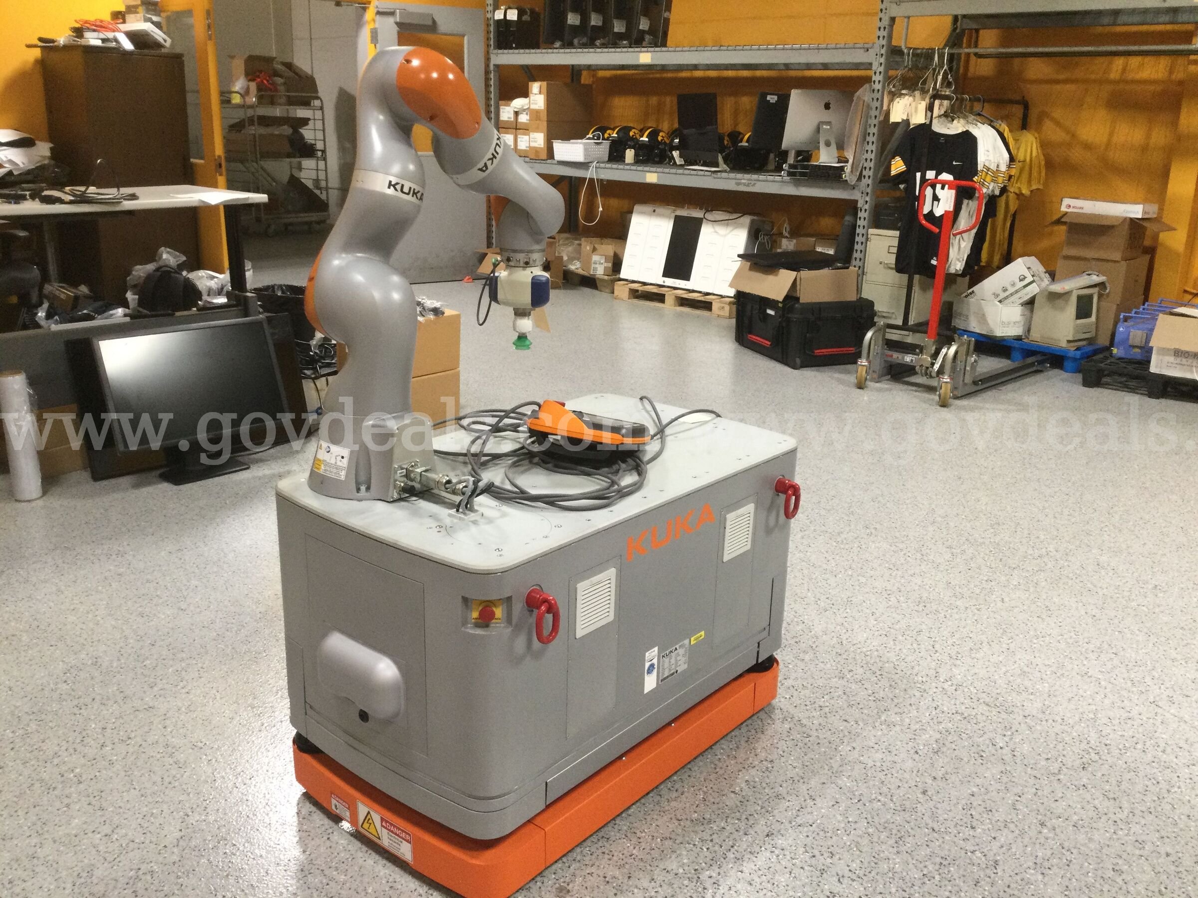 Kuka KMR iiWA Autonomous Mobile Robot - Parts/Repair Kuka KMR iiWA Government Surplus Auction - Photo #6