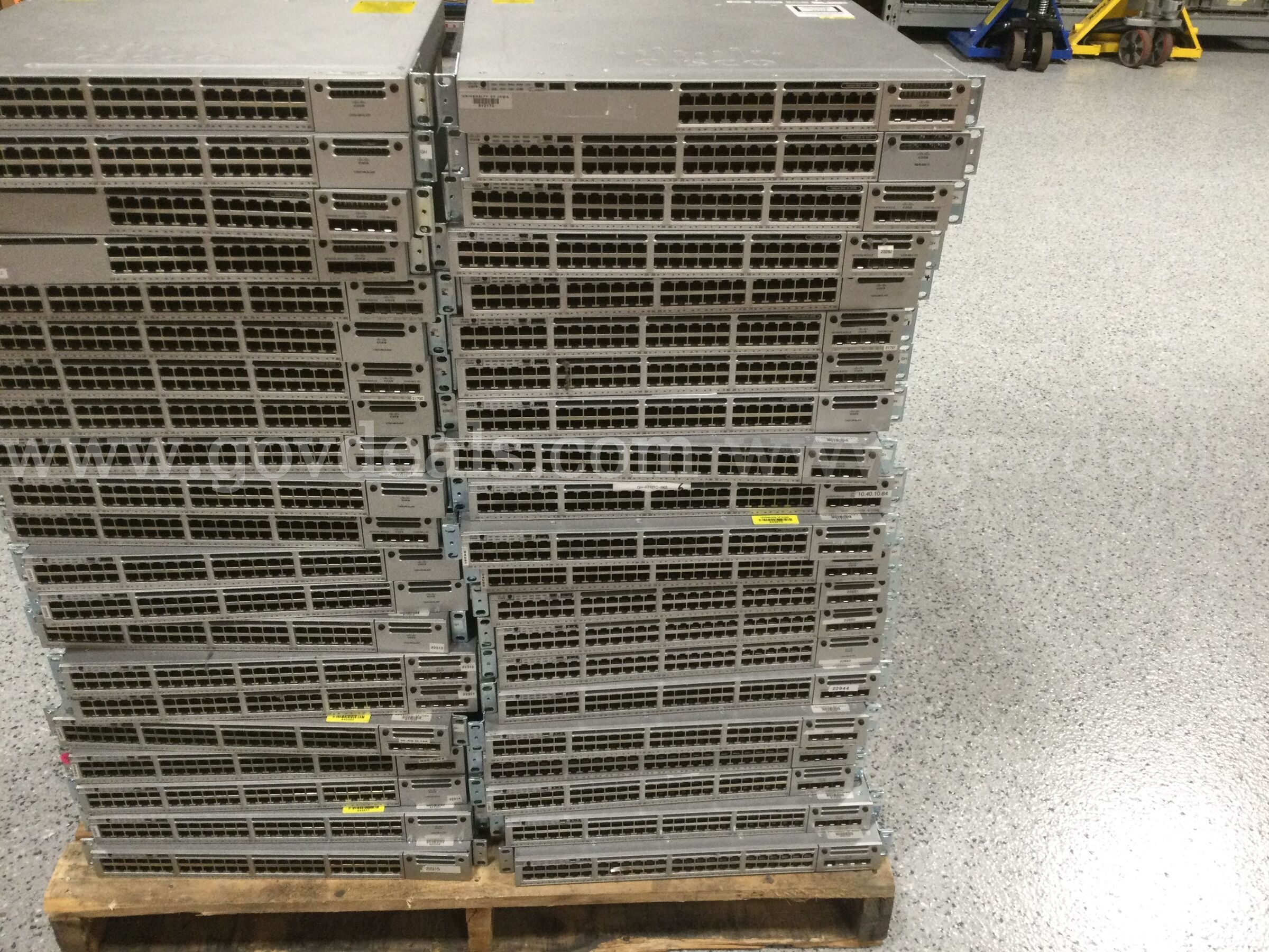 42 Cisco Catalyst 3850 Switches - Untested Cisco 3850 Government Surplus Auction - Photo #3