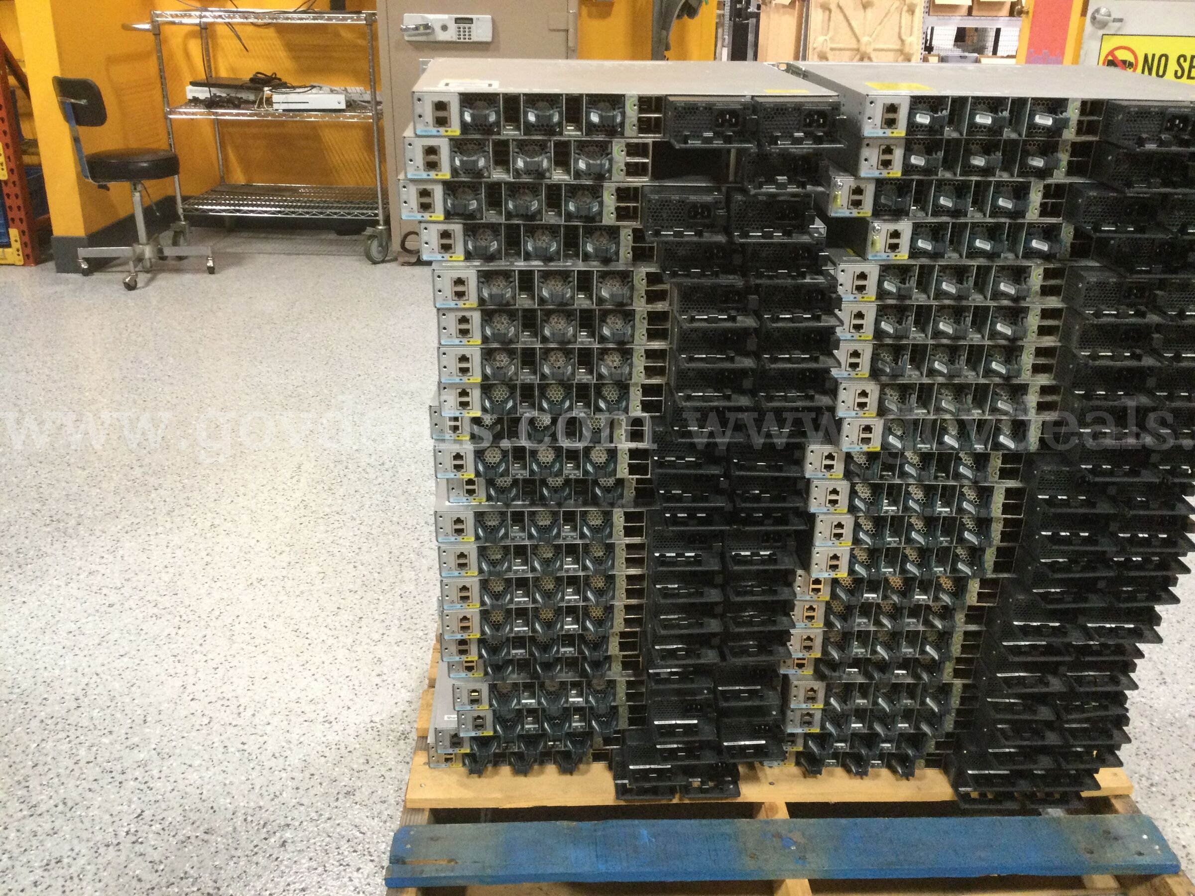 42 Cisco Catalyst 3850 Switches - Untested Cisco 3850 Government Surplus Auction - Photo #5