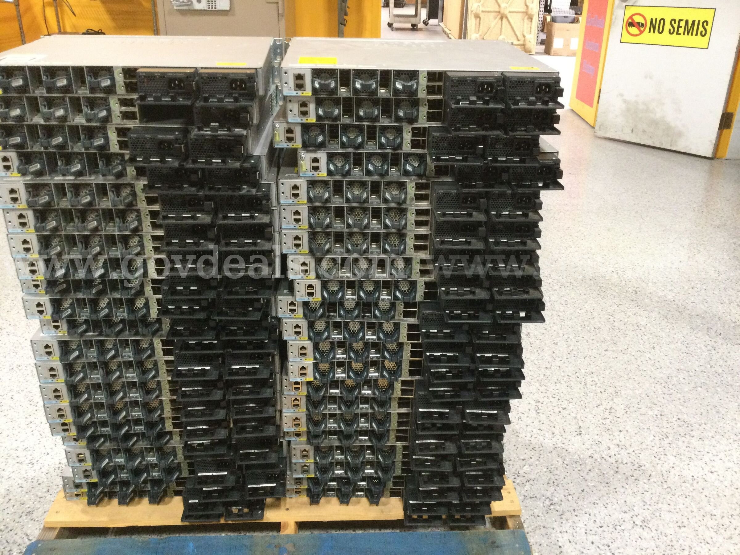 42 Cisco Catalyst 3850 Switches - Untested Cisco 3850 Government Surplus Auction - Photo #6