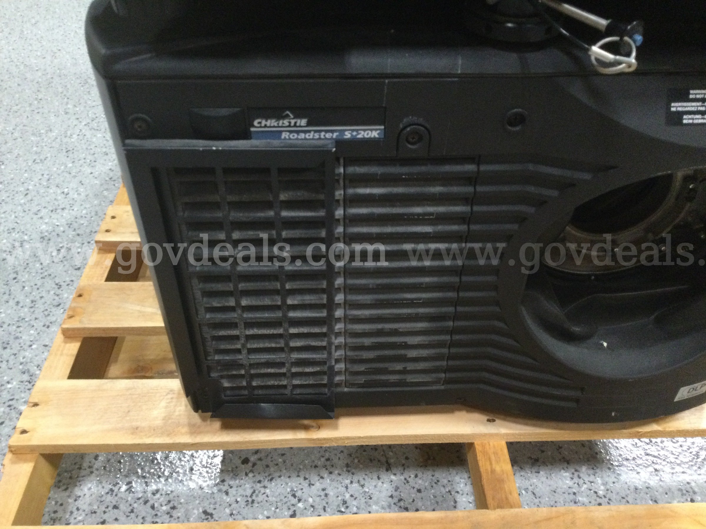 2 Christie Roadster S+20K DLP Projectors - Untested Christie Roadster S+20K Government Surplus Auction - Photo #5