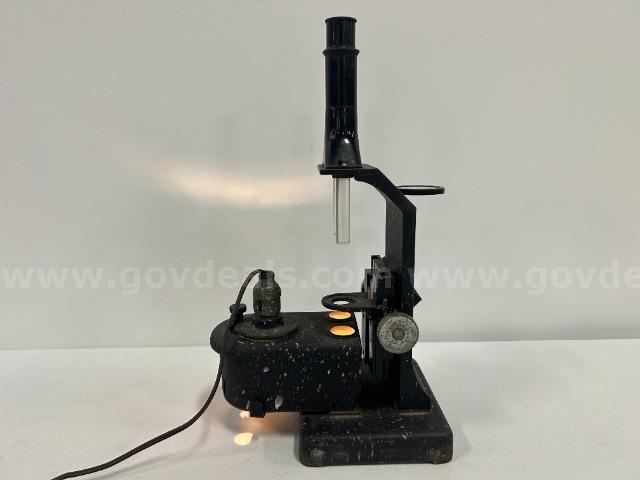 Vintage Bausch & Lomb Duboscq-type Colorimeter