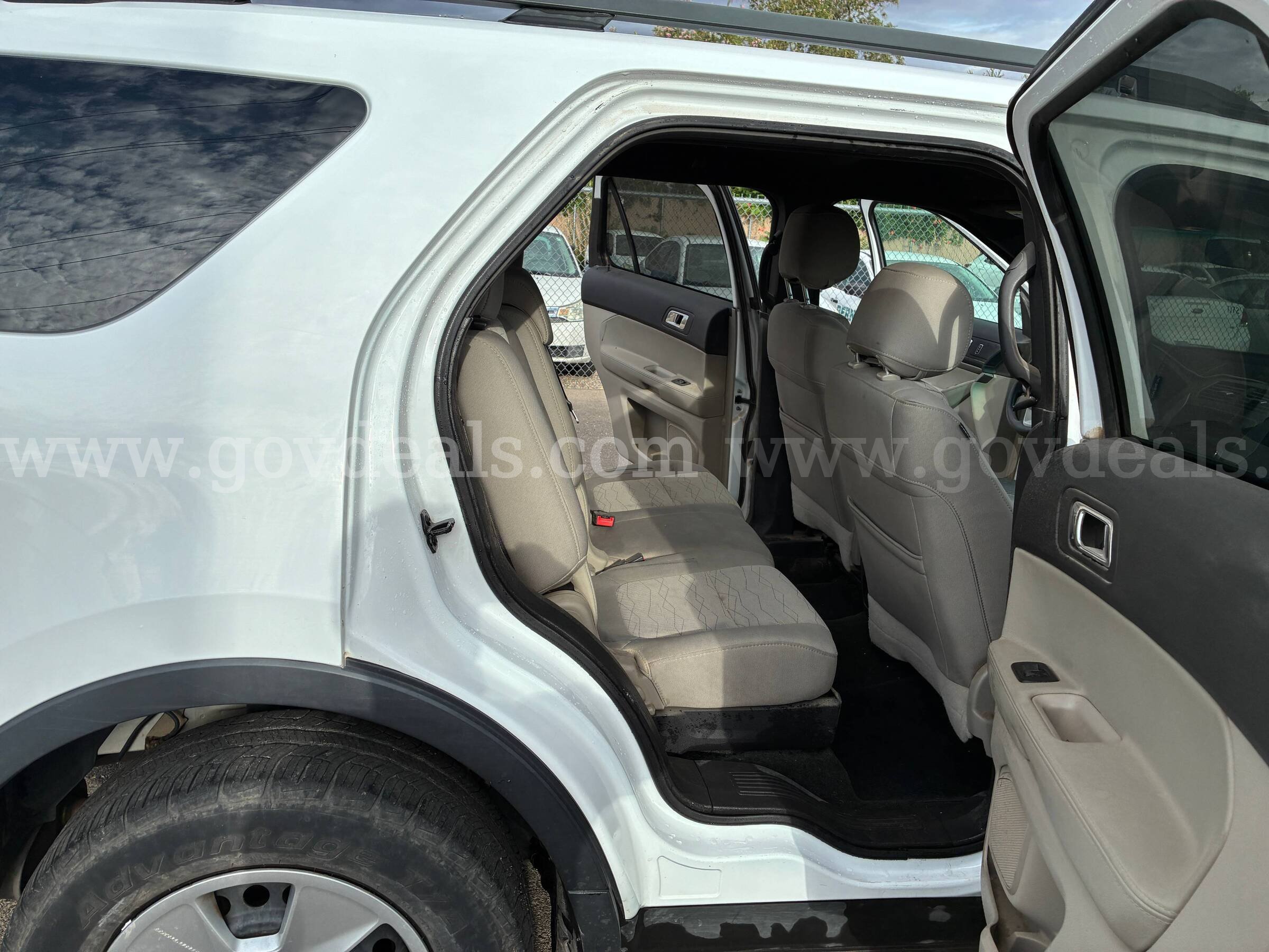 2013 FORD EXPLORER 4WD FORD EXPLORER Government Surplus Auction - Photo #6