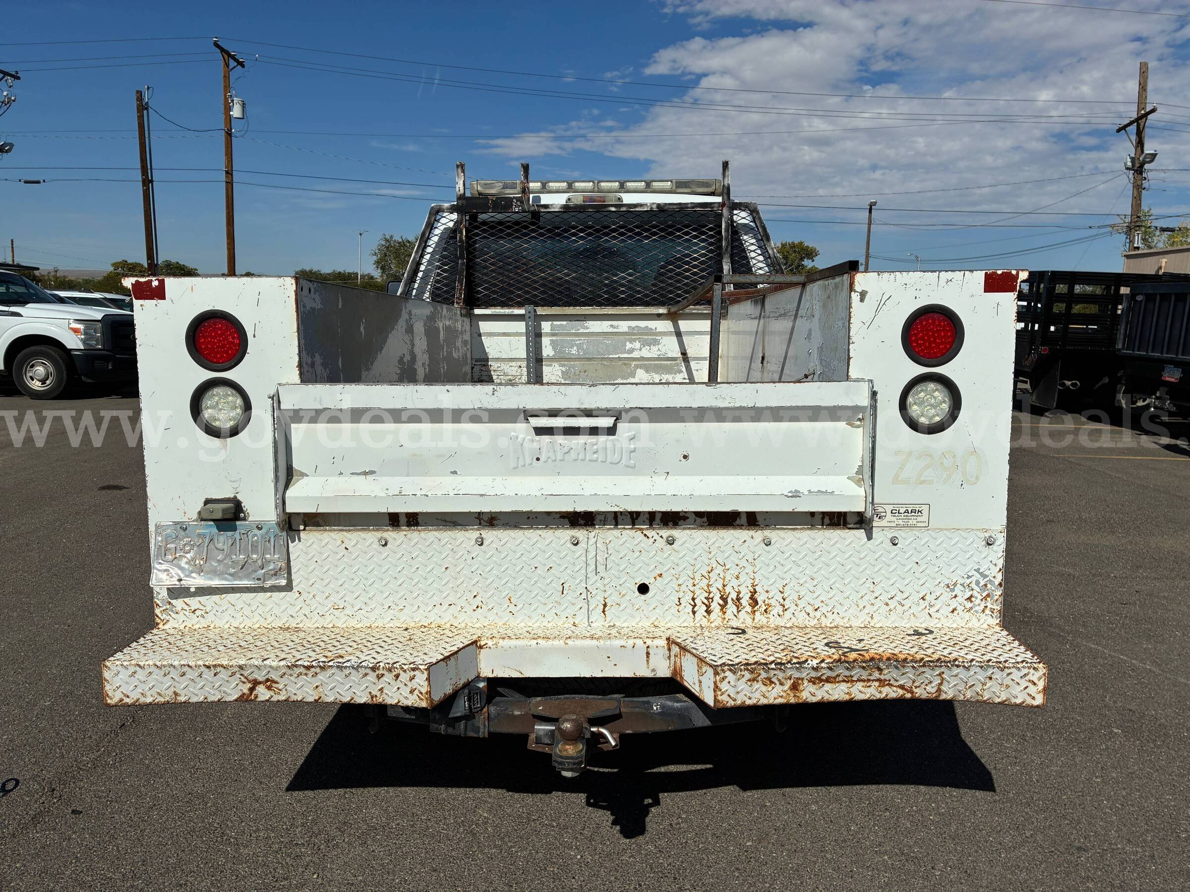 2010 Ford F-250 SD XLT 2WD Ford F-250 Government Surplus Auction - Photo #3