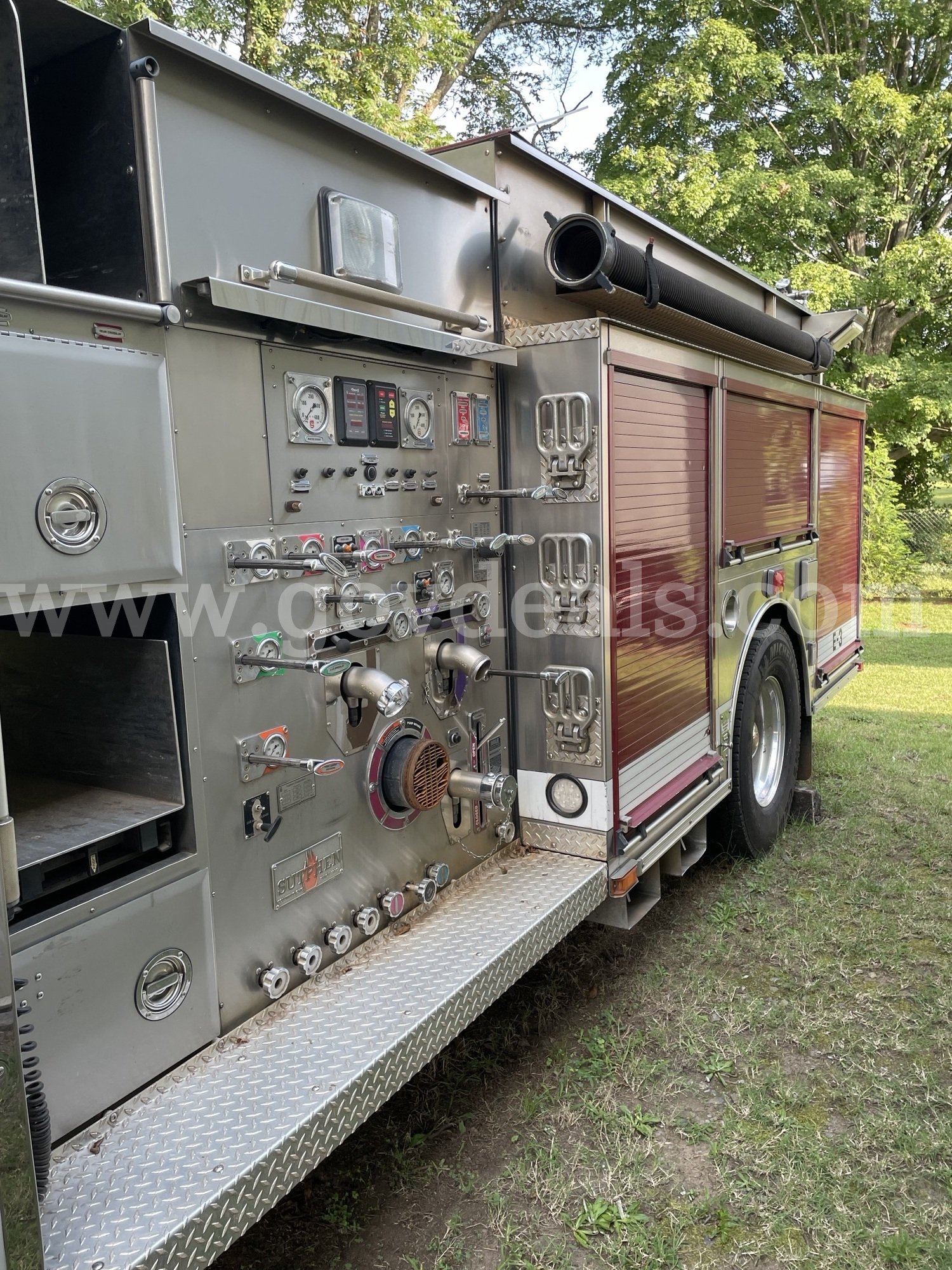 2004 Sutphen Pumper Truck Sutphen Qmax 1500 Government Surplus Auction - Photo #4
