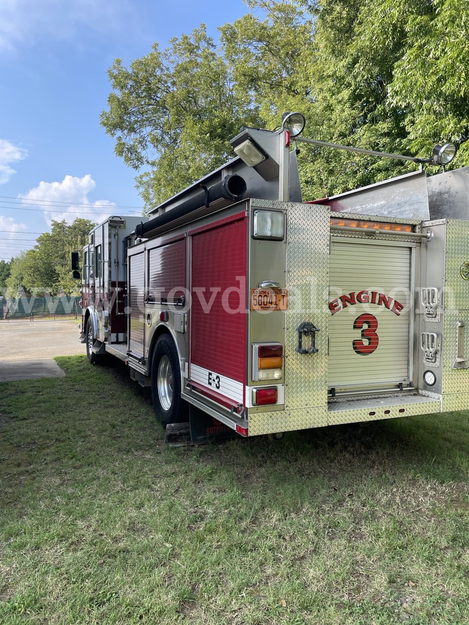 2004 Sutphen Pumper Truck Sutphen Qmax 1500 Government Surplus Auction - Photo #5