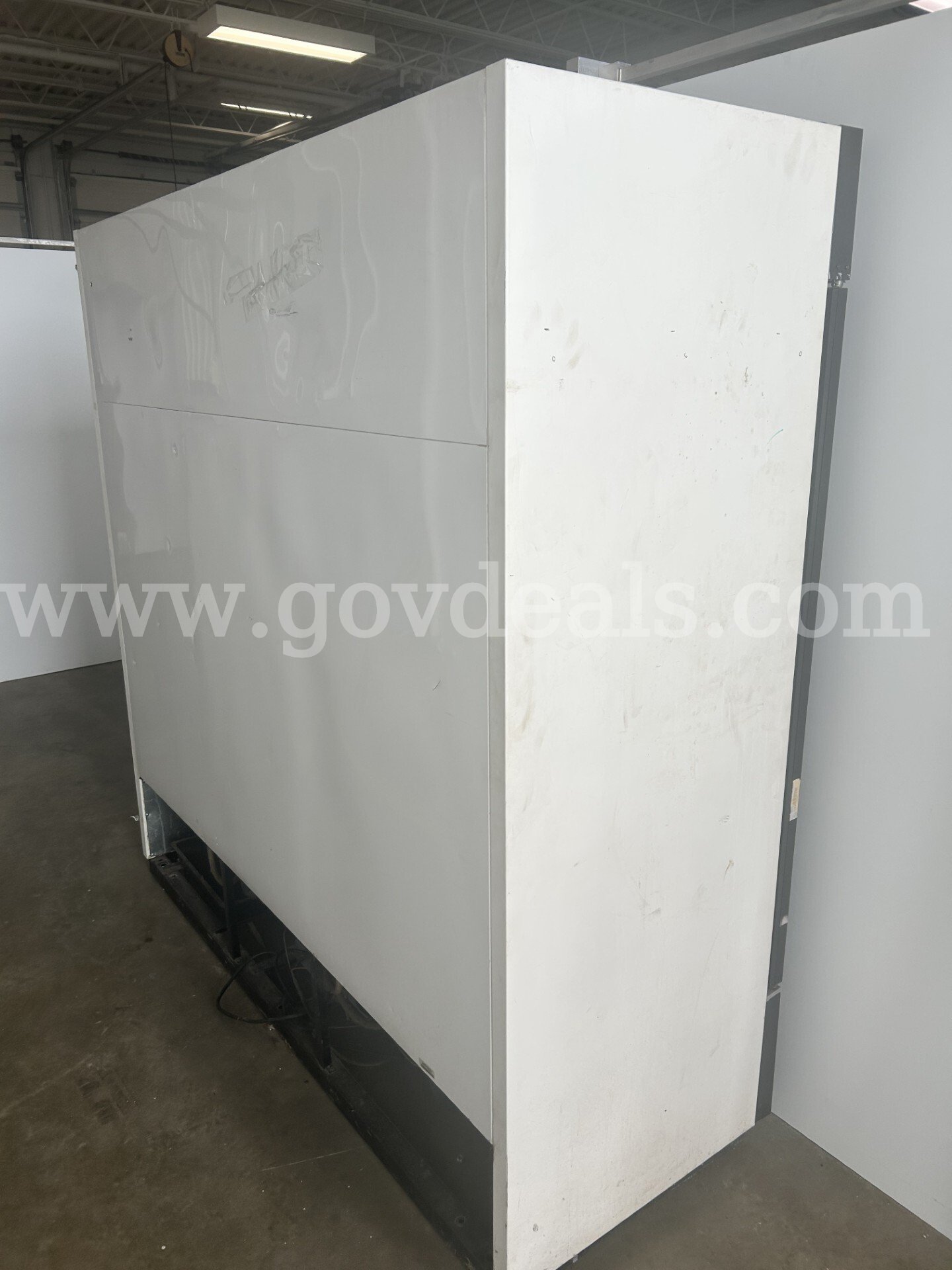 True Manufacturing GDM-72 Three Door Glass Display Refrigerator  GDM-72 Government Surplus Auction - Photo #2