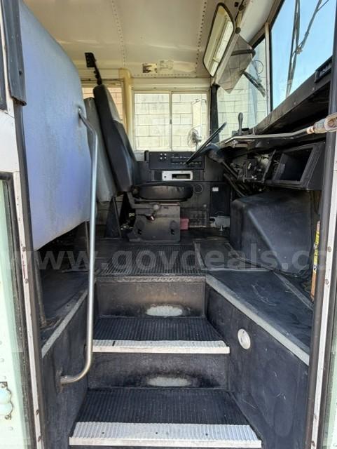 1993 International 3800 International 3800 Government Surplus Auction - Photo #6