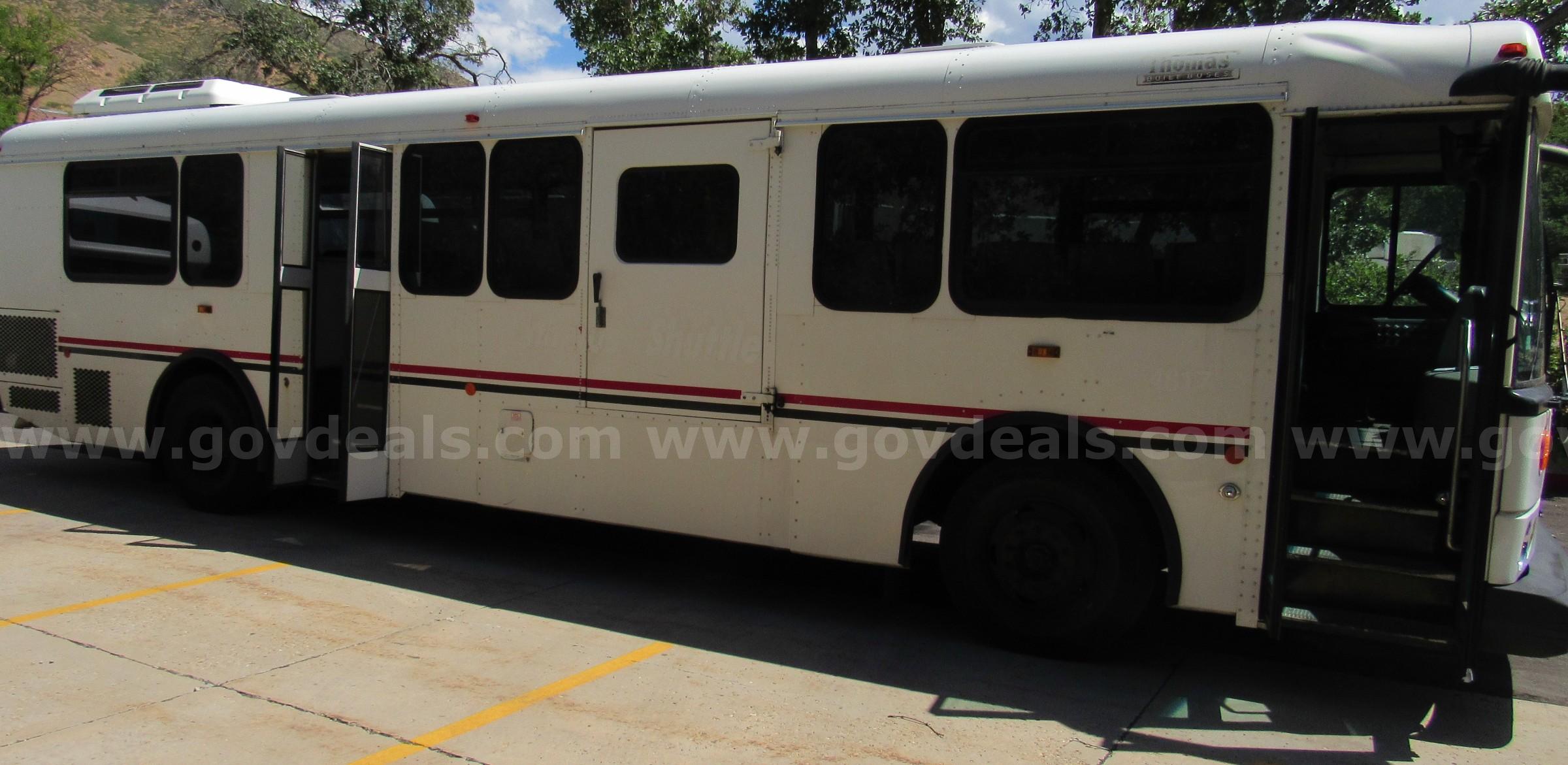 Thomas Built Buses 130YN VO4817 U3570 Thomas Built Buses 130YN Government Surplus Auction - Photo #3