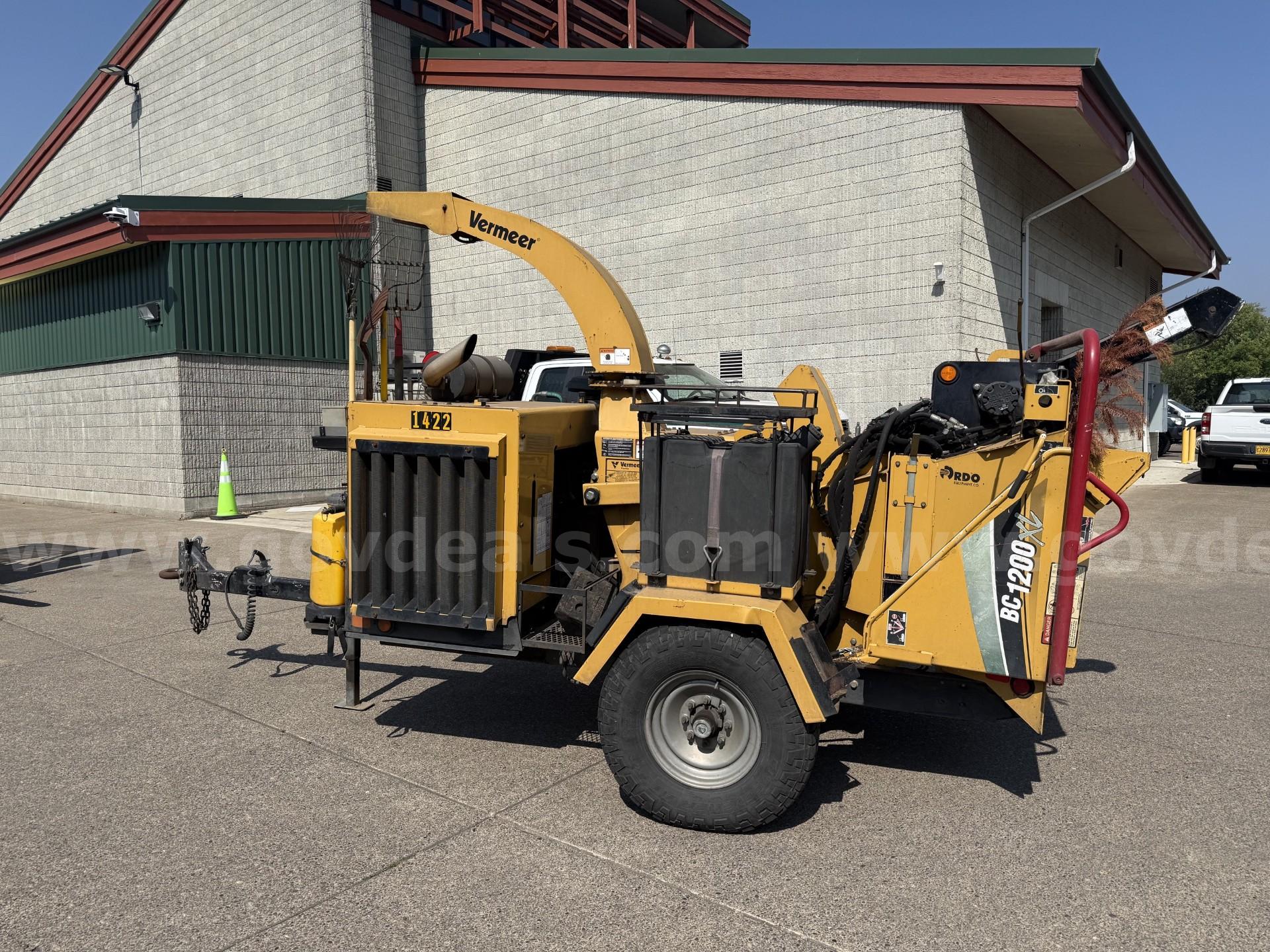 2012 Vermeer Brush Chipper Vermeer Corporation BC1200XL Government Surplus Auction - Photo #3