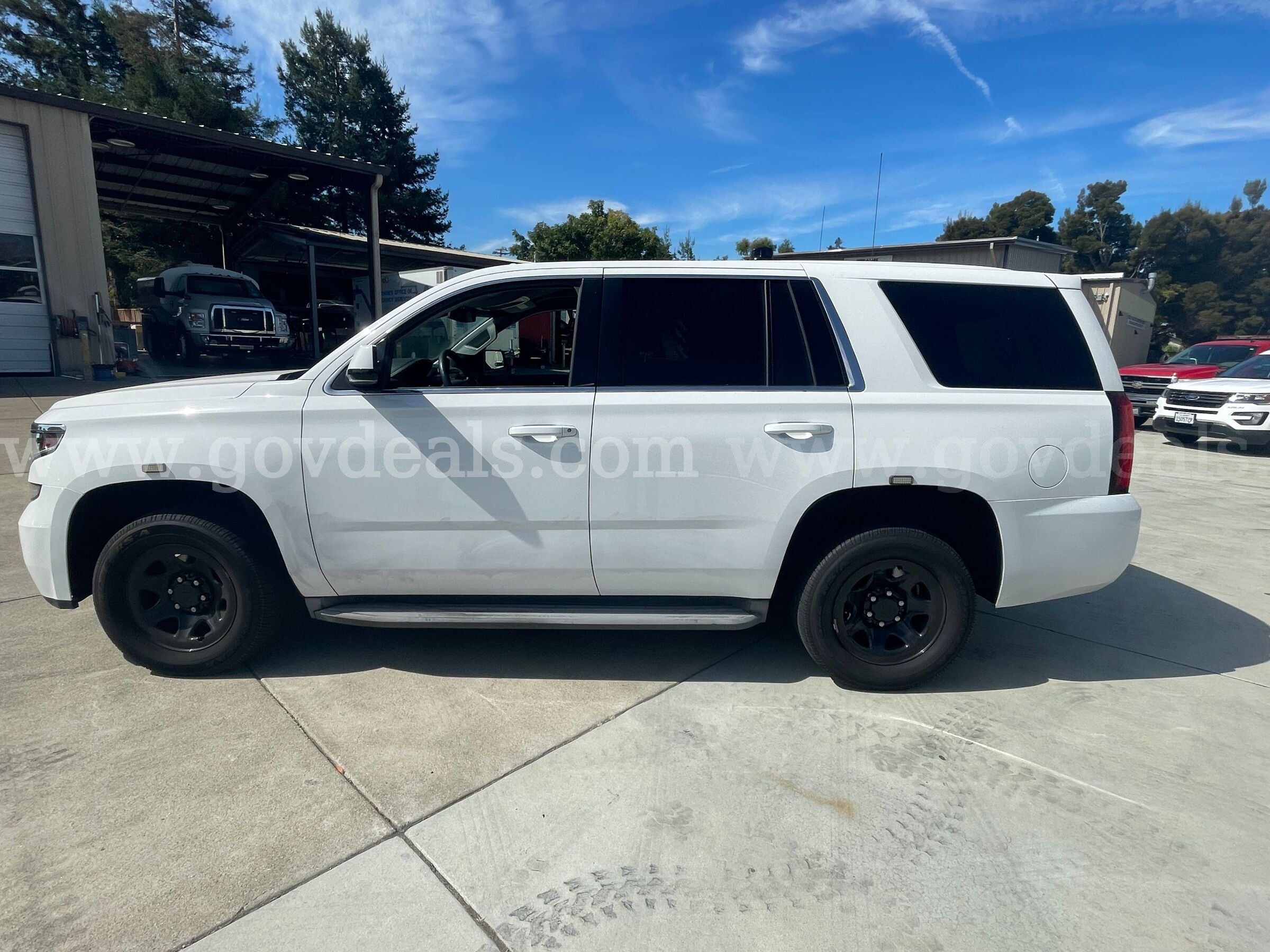 2015 Chevrolet Tahoe 4WD Chevrolet Tahoe Government Surplus Auction - Photo #5