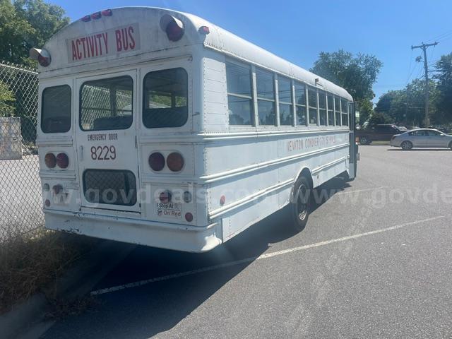 1989 Chevrolet B6P042 Chevrolet B6P042 Government Surplus Auction - Photo #2