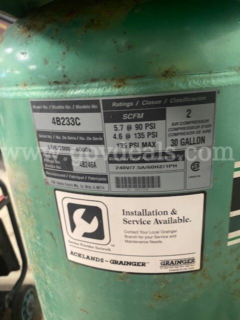 Speedaire Cast Iron Series Stationary Air Compressor Speedaire 4B233C Government Surplus Auction - Photo #5
