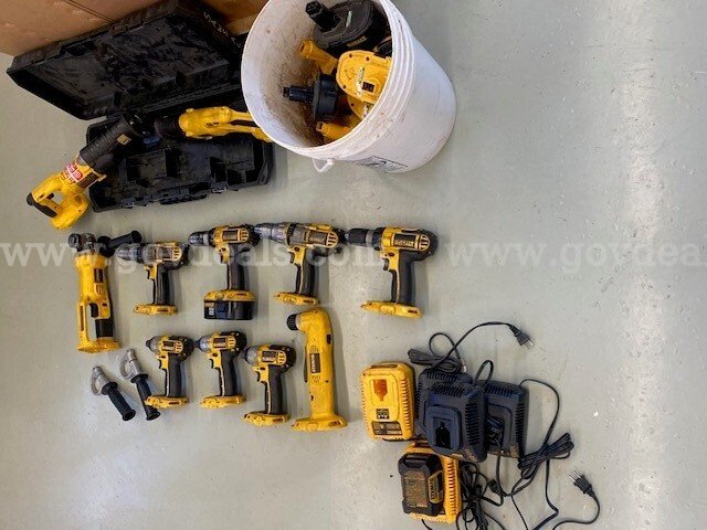 DeWalt Power tools set DeWalt BS60Y Government Surplus Auction - Photo #3