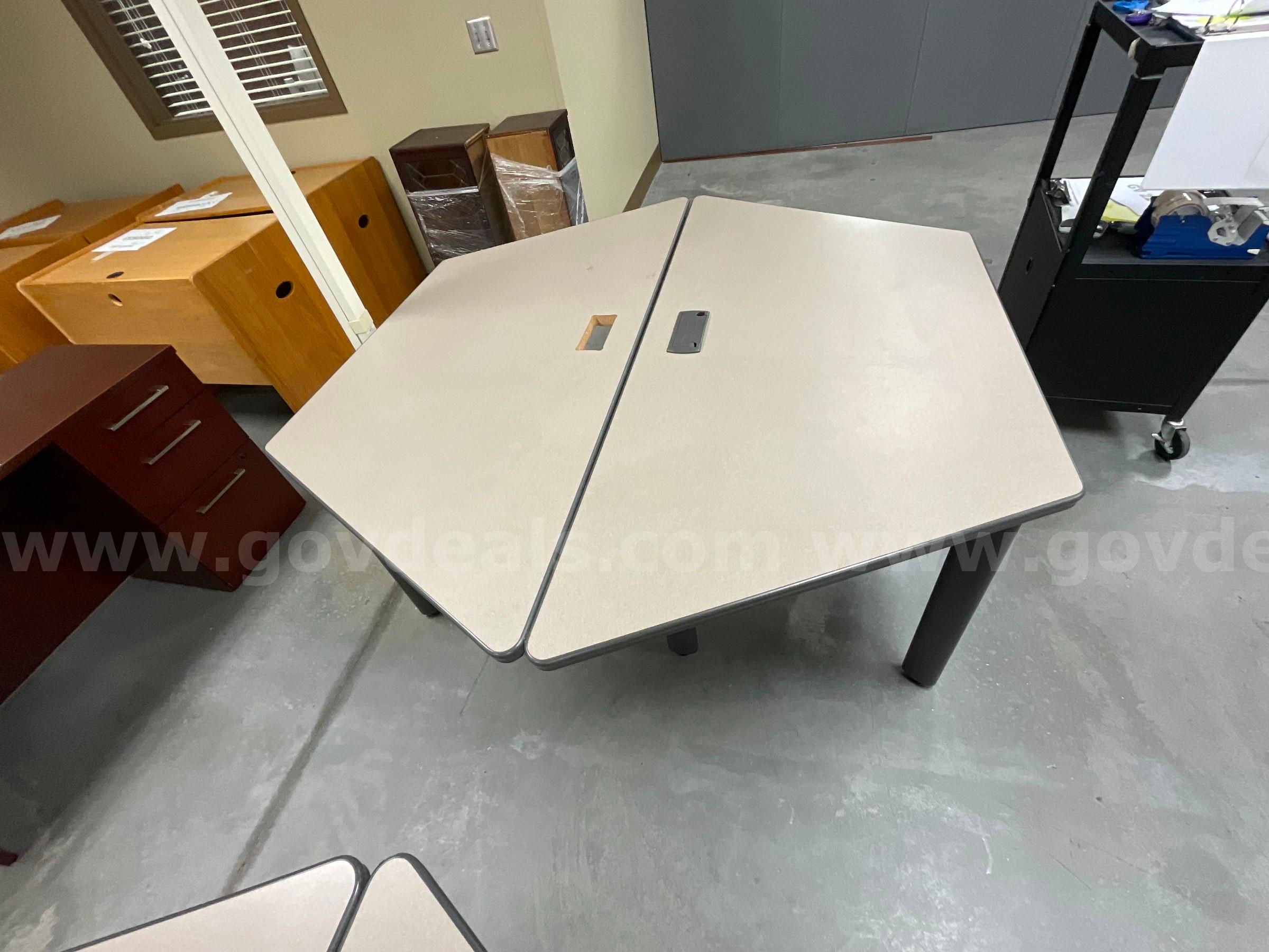 Miscellaneous Office Furniture *PIM Showroom/Dock*   Government Surplus Auction - Photo #2