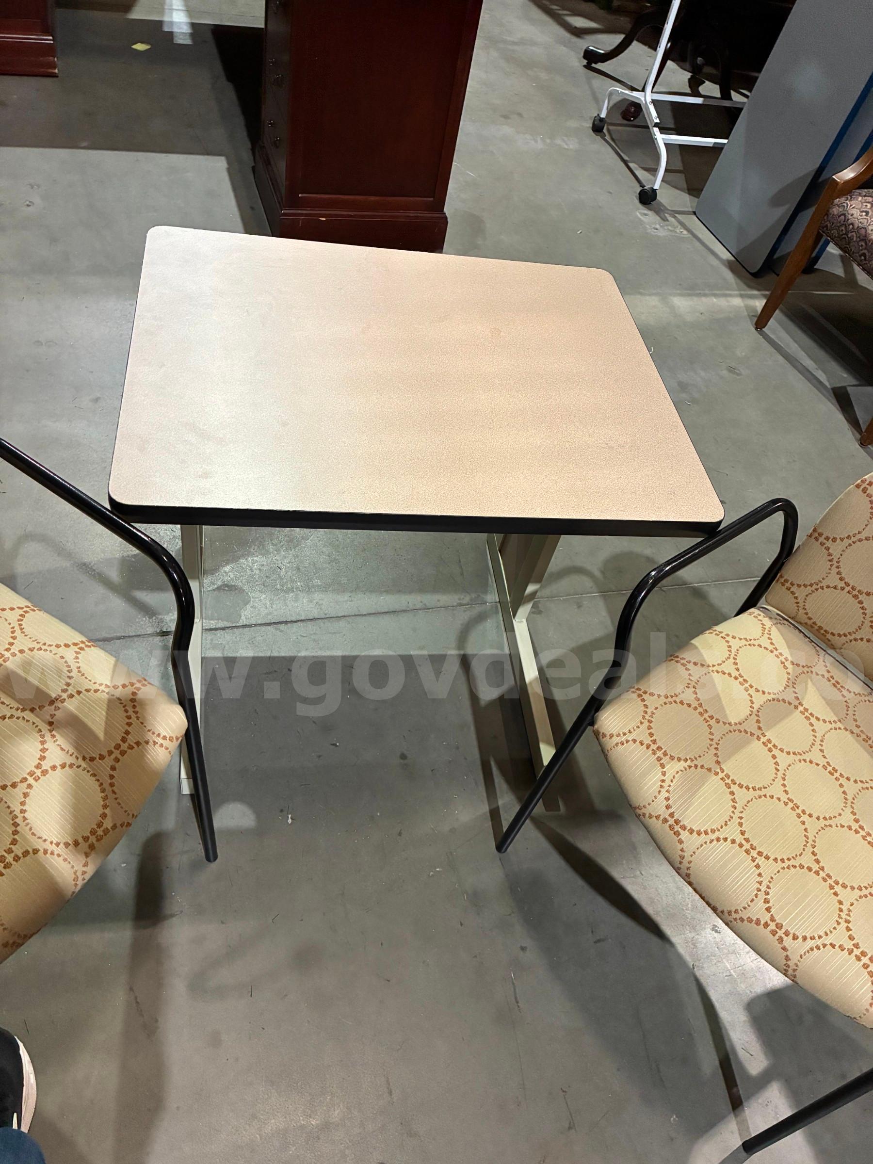 Desk & Chairs   Government Surplus Auction - Photo #6