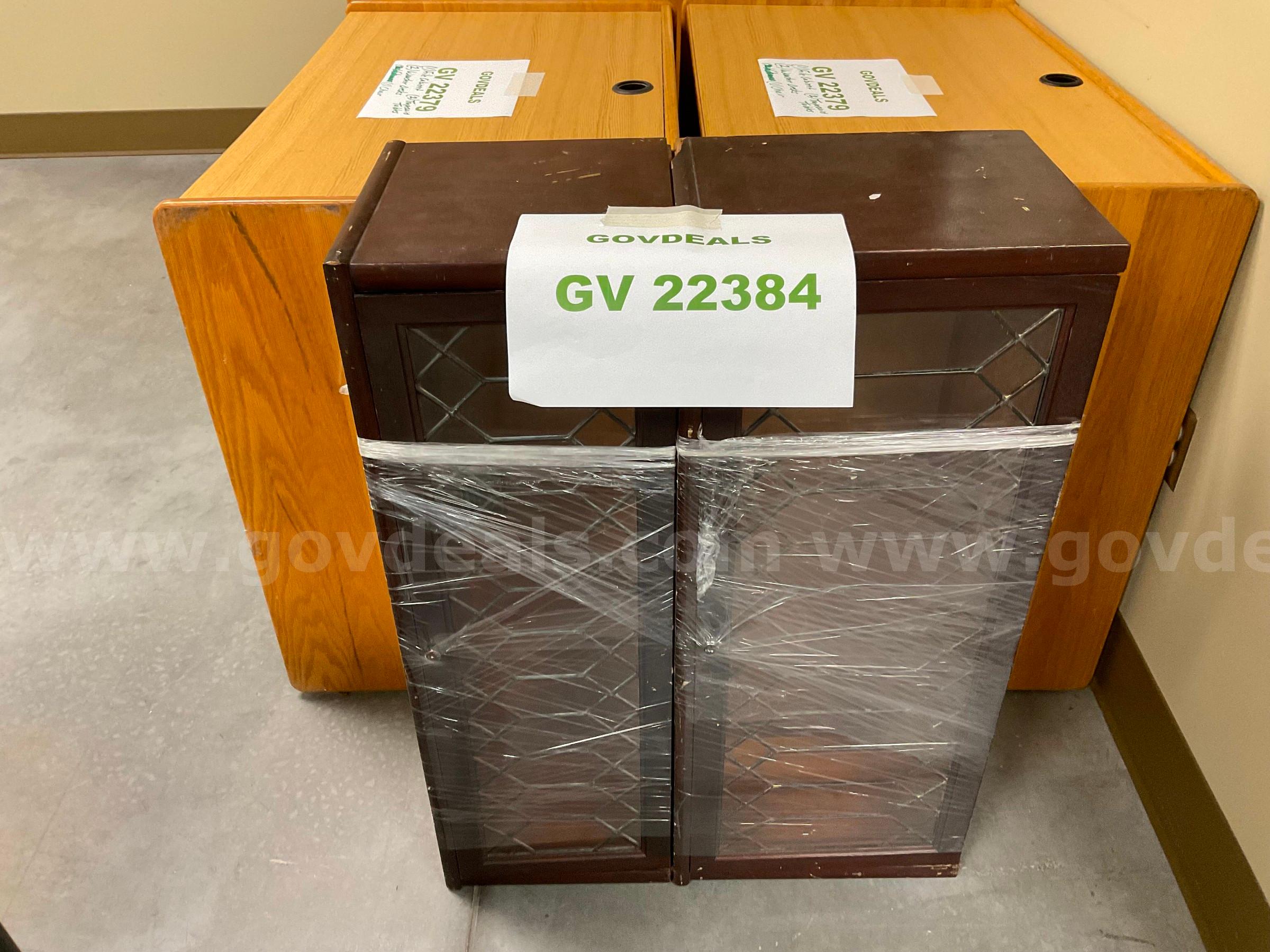 Miscellaneous Office Furniture *PIM Showroom*   Government Surplus Auction - Photo #3