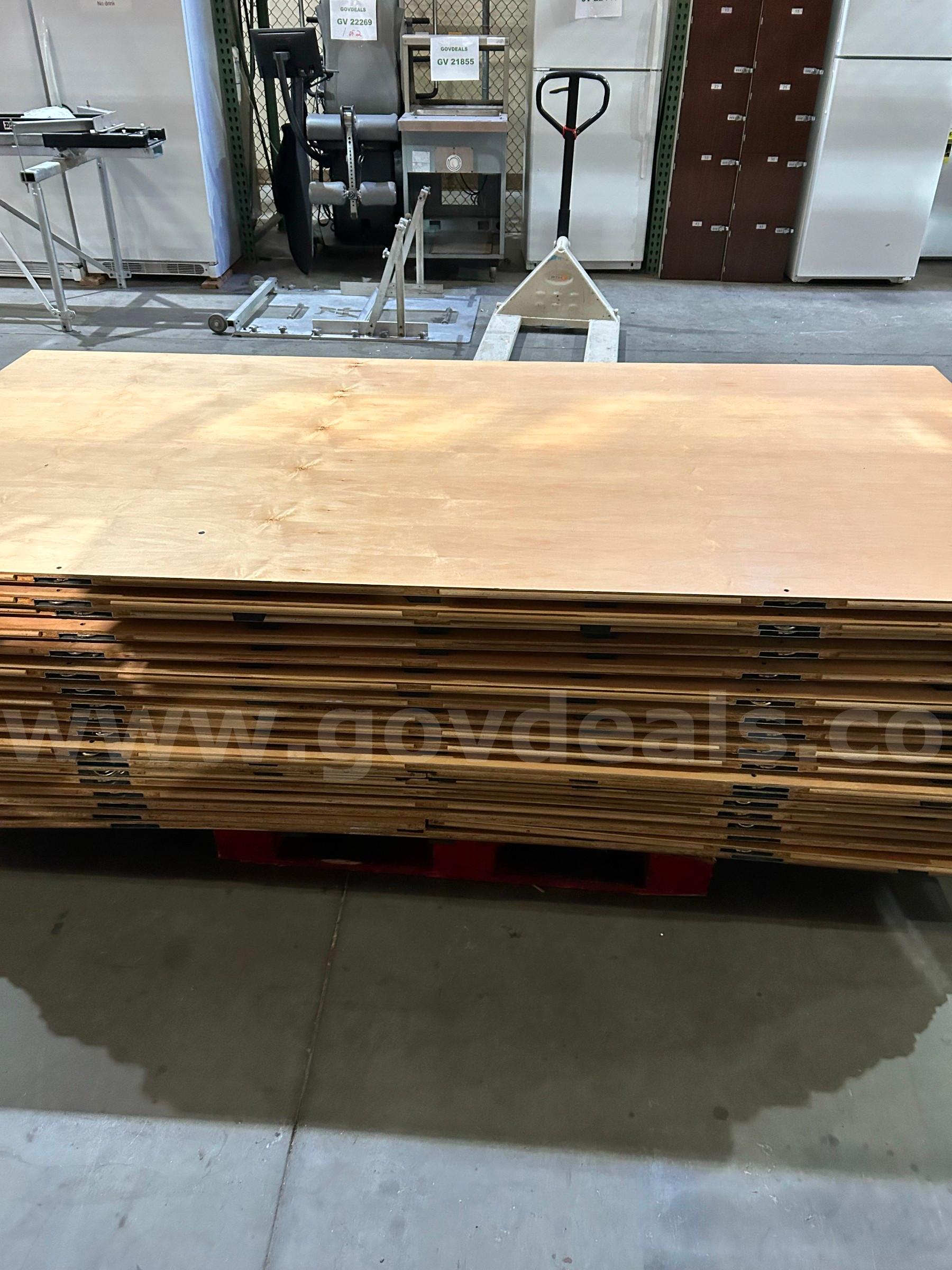 Interlocking Floor Panels   Government Surplus Auction - Photo #4