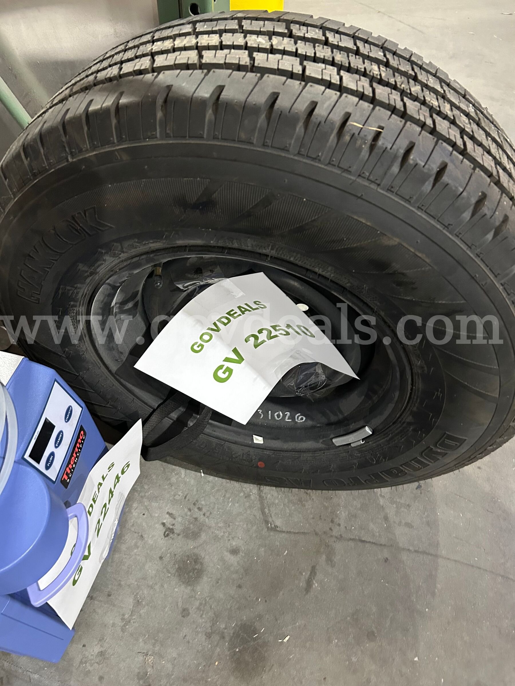 Tire on Rim Hankook Dynapro Government Surplus Auction - Photo #5