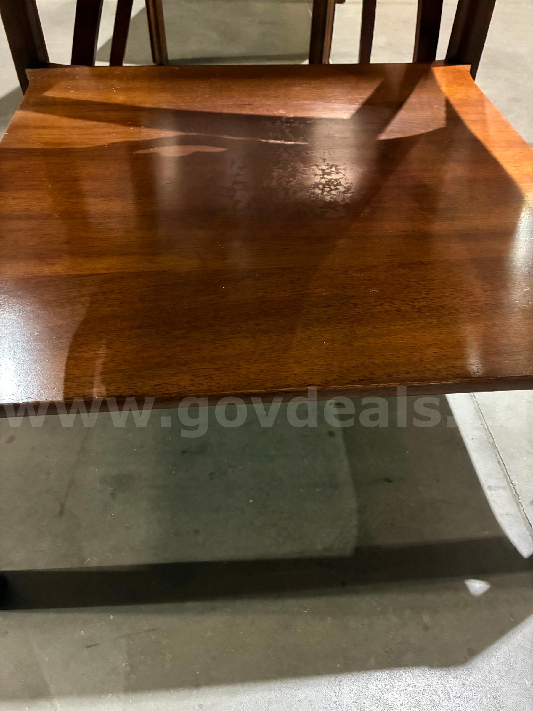 Chair & Tables   Government Surplus Auction - Photo #4