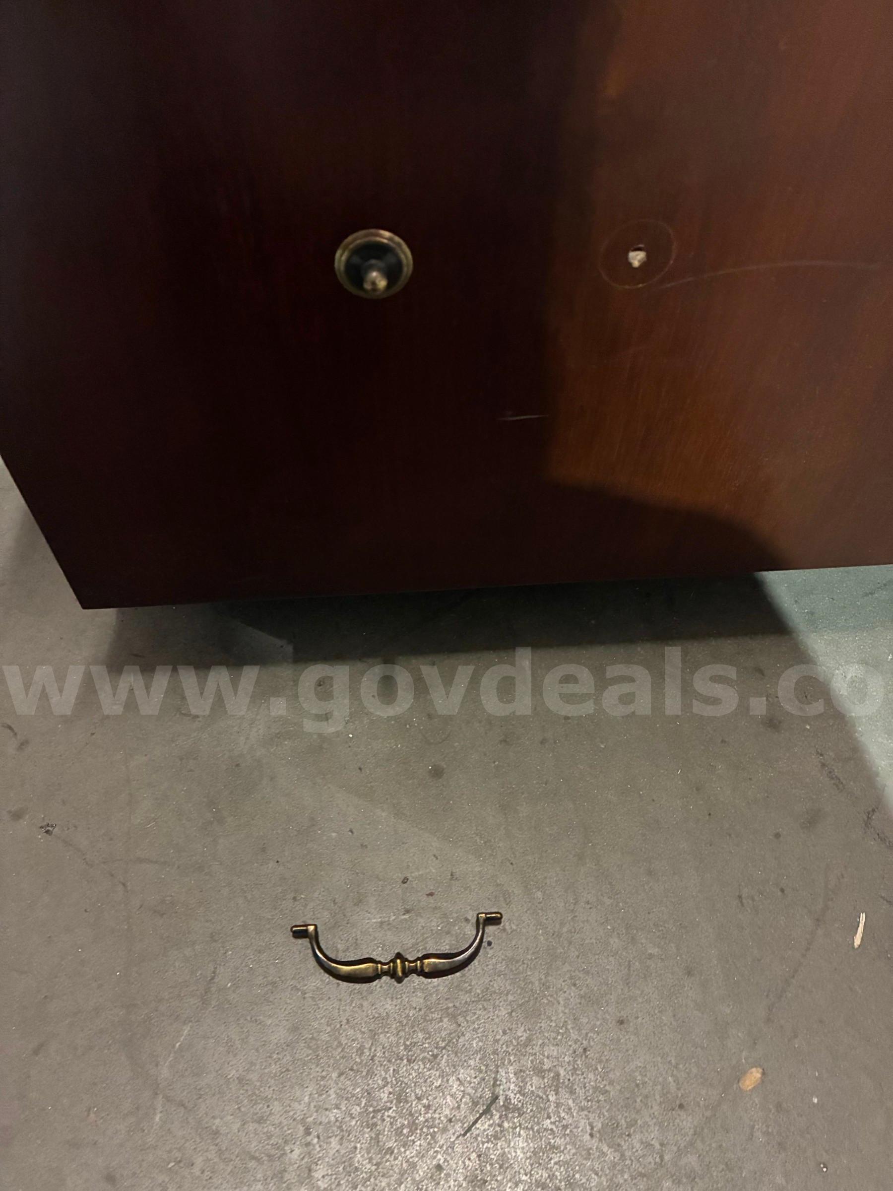 File Cabinet   Government Surplus Auction - Photo #2