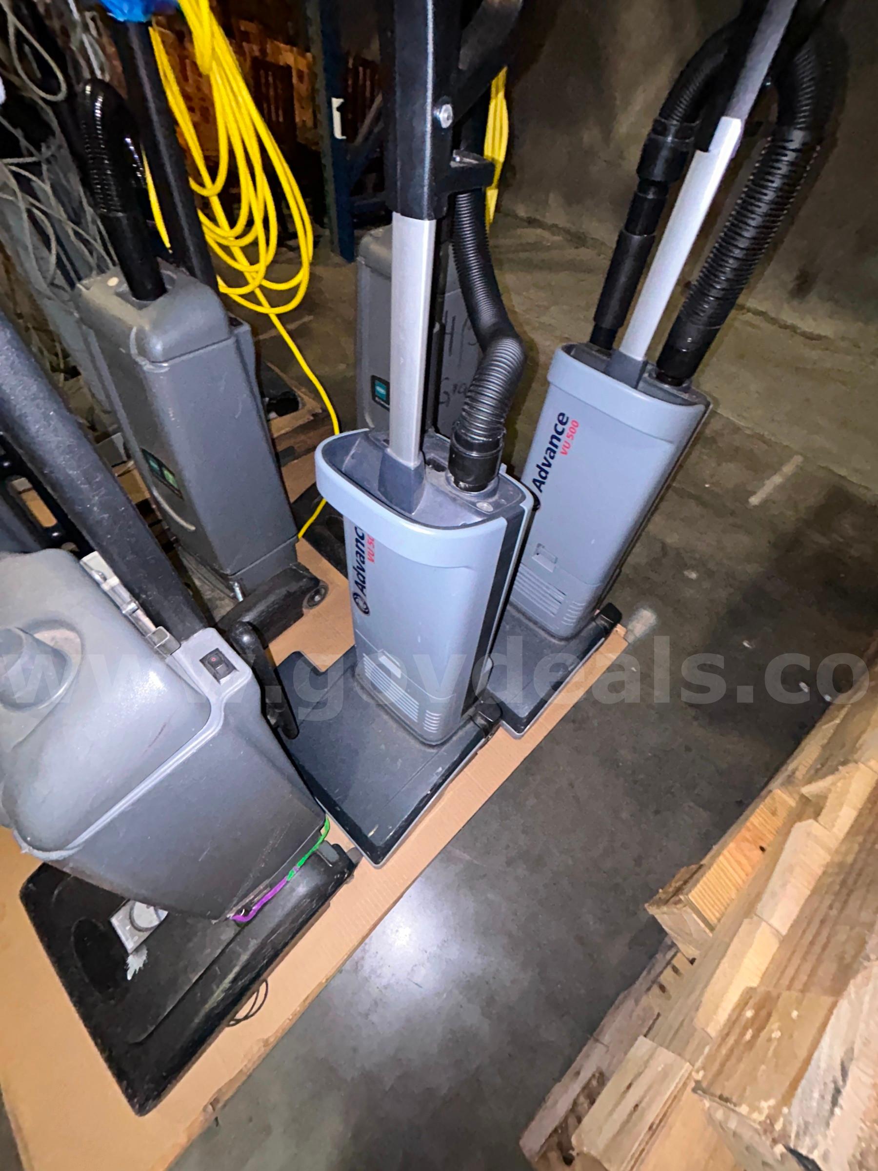 Vacuum Cleaners - Lot 3   Government Surplus Auction - Photo #2