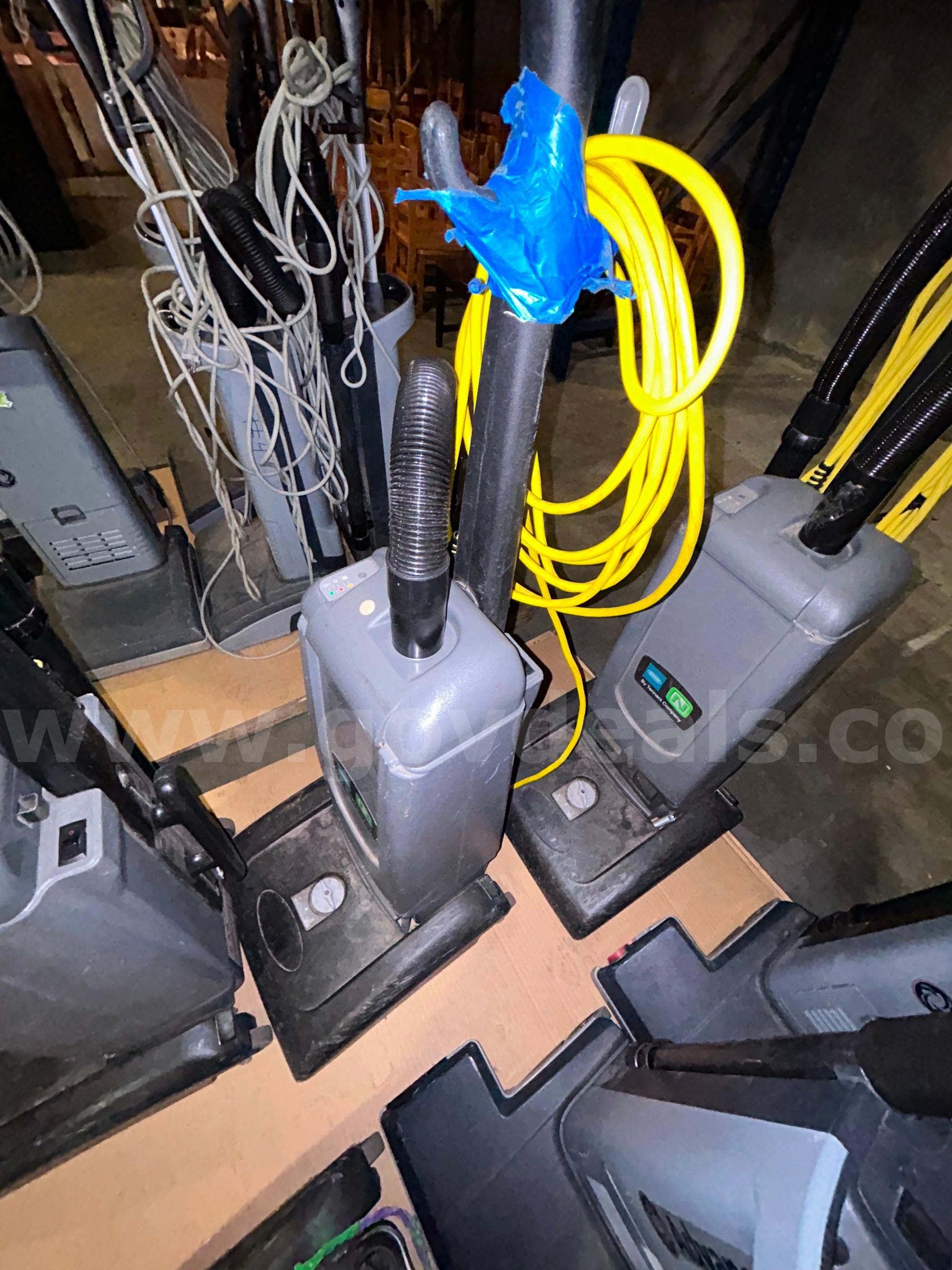 Vacuum Cleaners - Lot 3   Government Surplus Auction - Photo #5