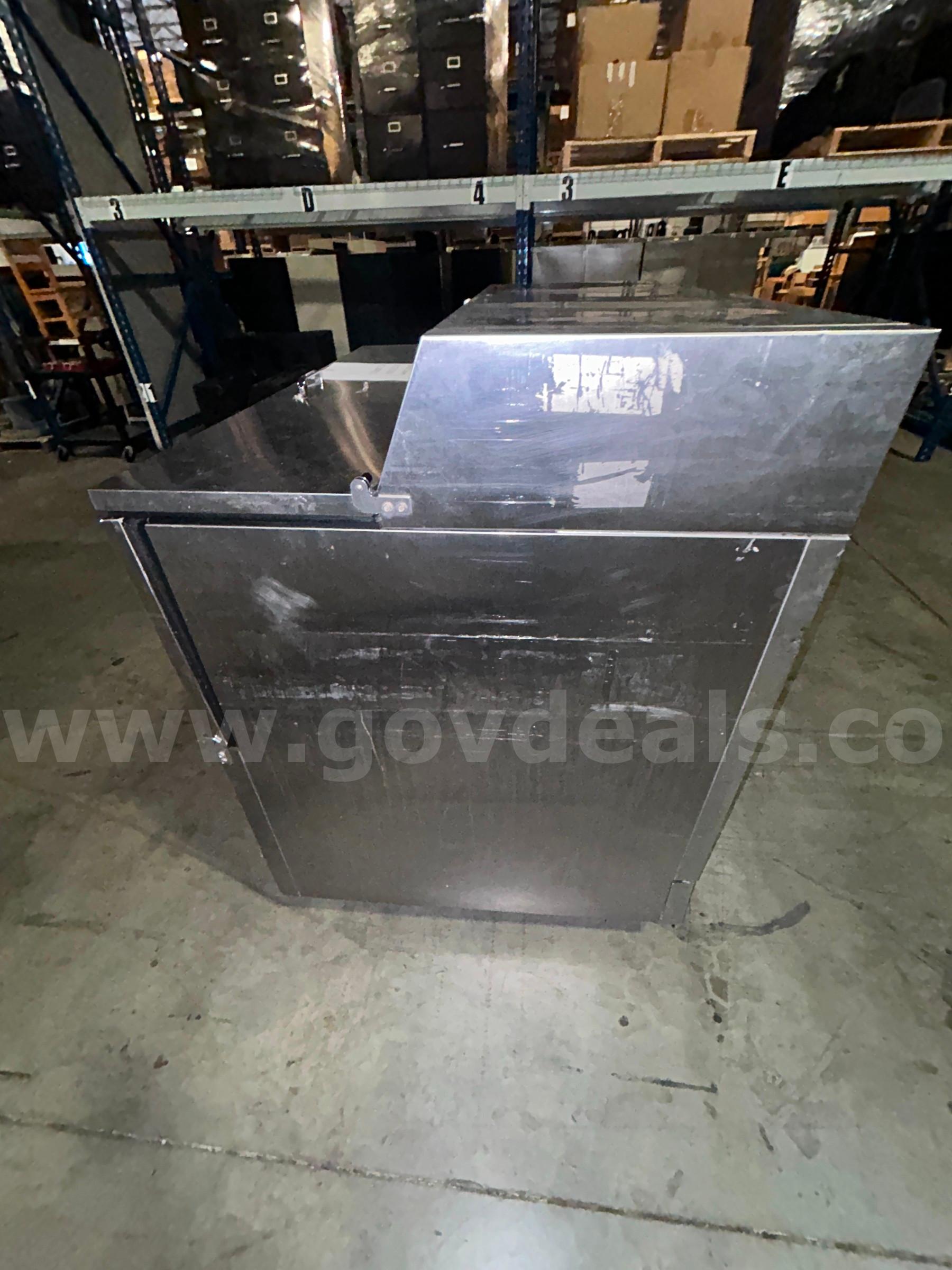 Milk Box Cooler (Parts)   Government Surplus Auction - Photo #4