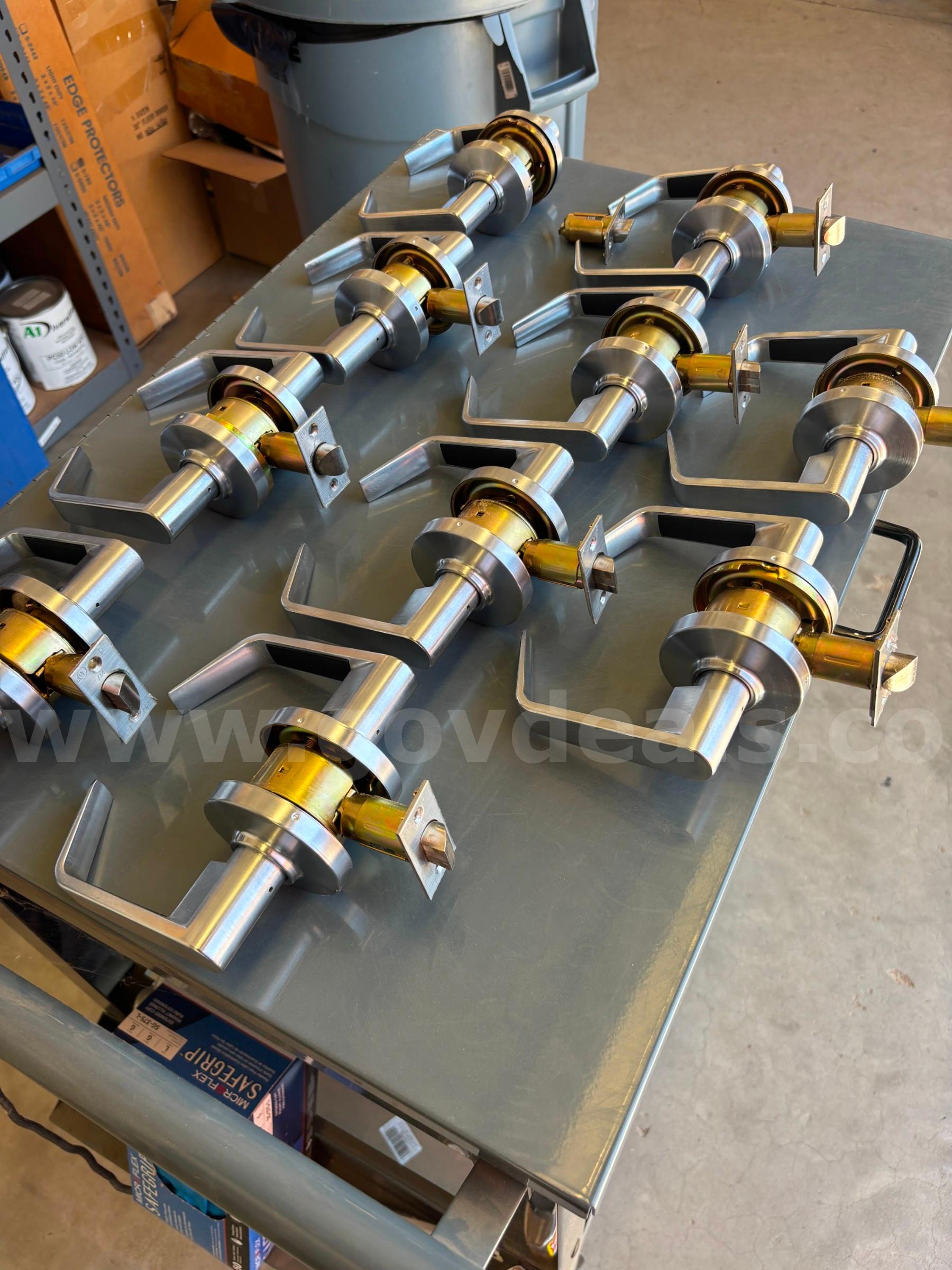 New door hardware   Government Surplus Auction - Photo #3