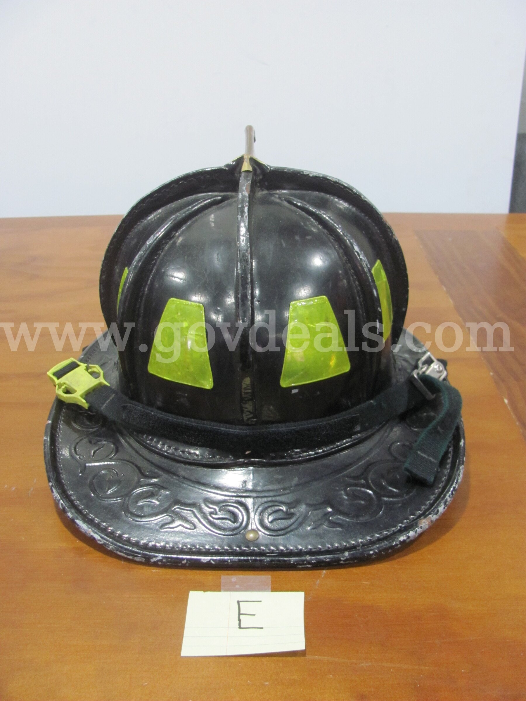 Cairns New Yorker N5A Helmet Cairns New Yorker N5A Government Surplus Auction - Photo #2