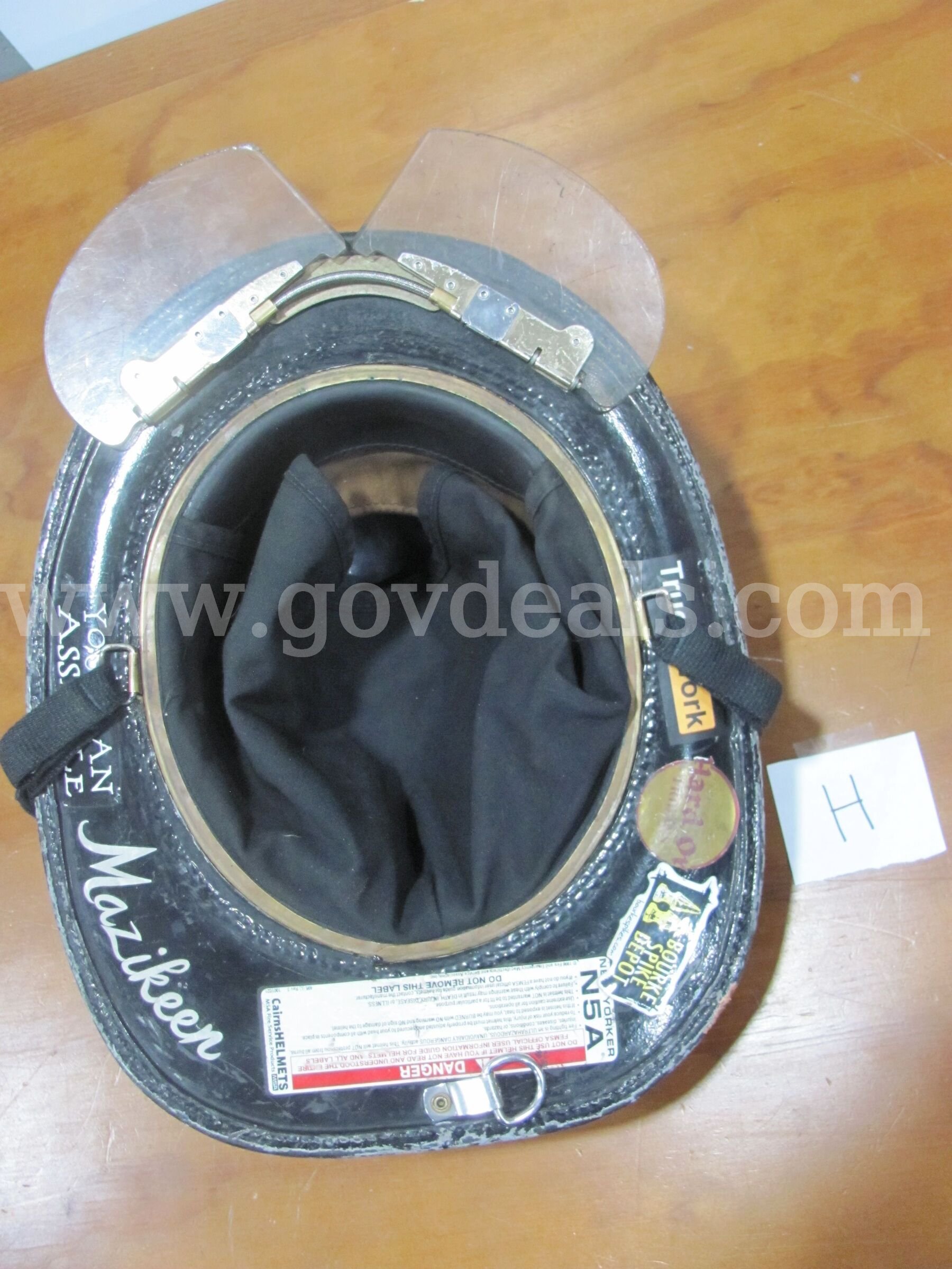 Cairns New Yorker N5A Helmet Cairns New Yorker N5A Government Surplus Auction - Photo #5