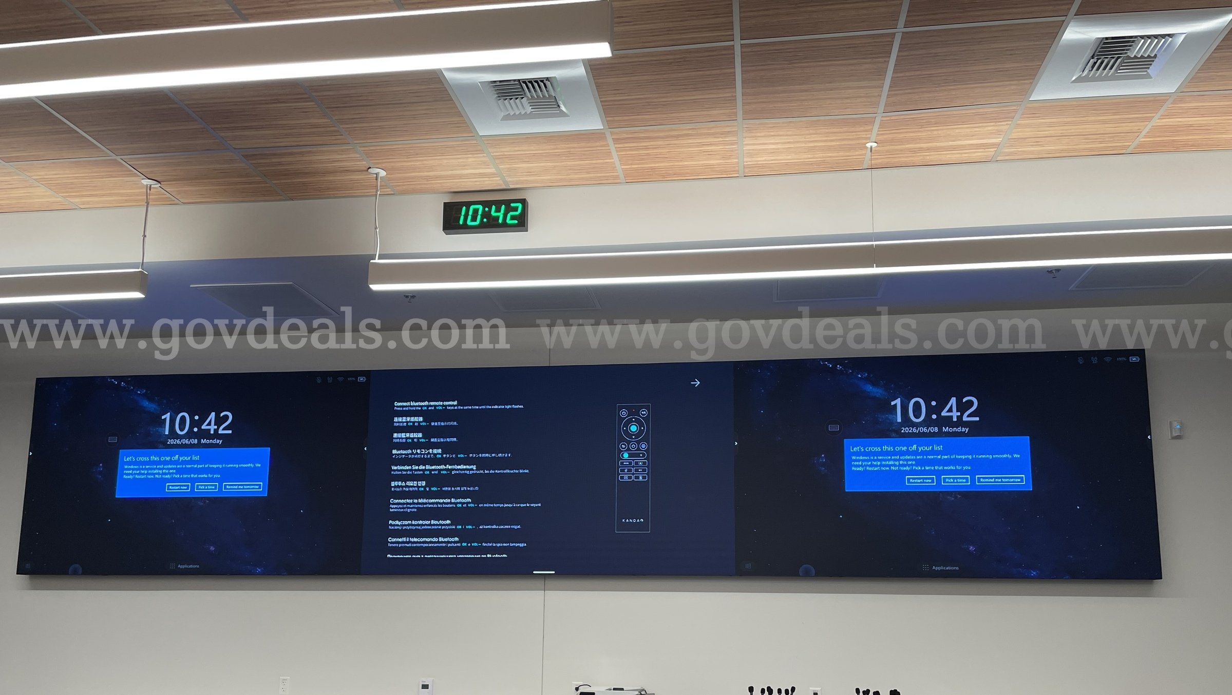 Planar Video Wall Screens Planar  Government Surplus Auction - Primary Photo