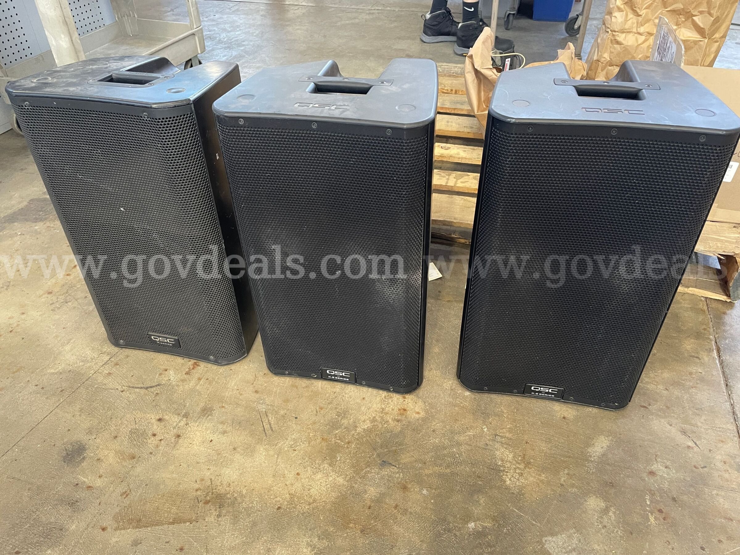 QSC Speakers (3) Red LED Light Fixtures & Fog Machine   Government Surplus Auction - Primary Photo