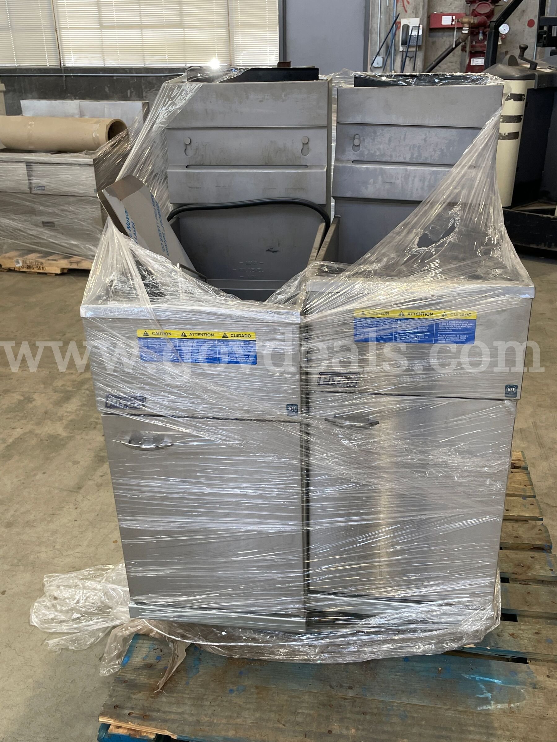 6 Commercial Fryers   Government Surplus Auction - Primary Photo