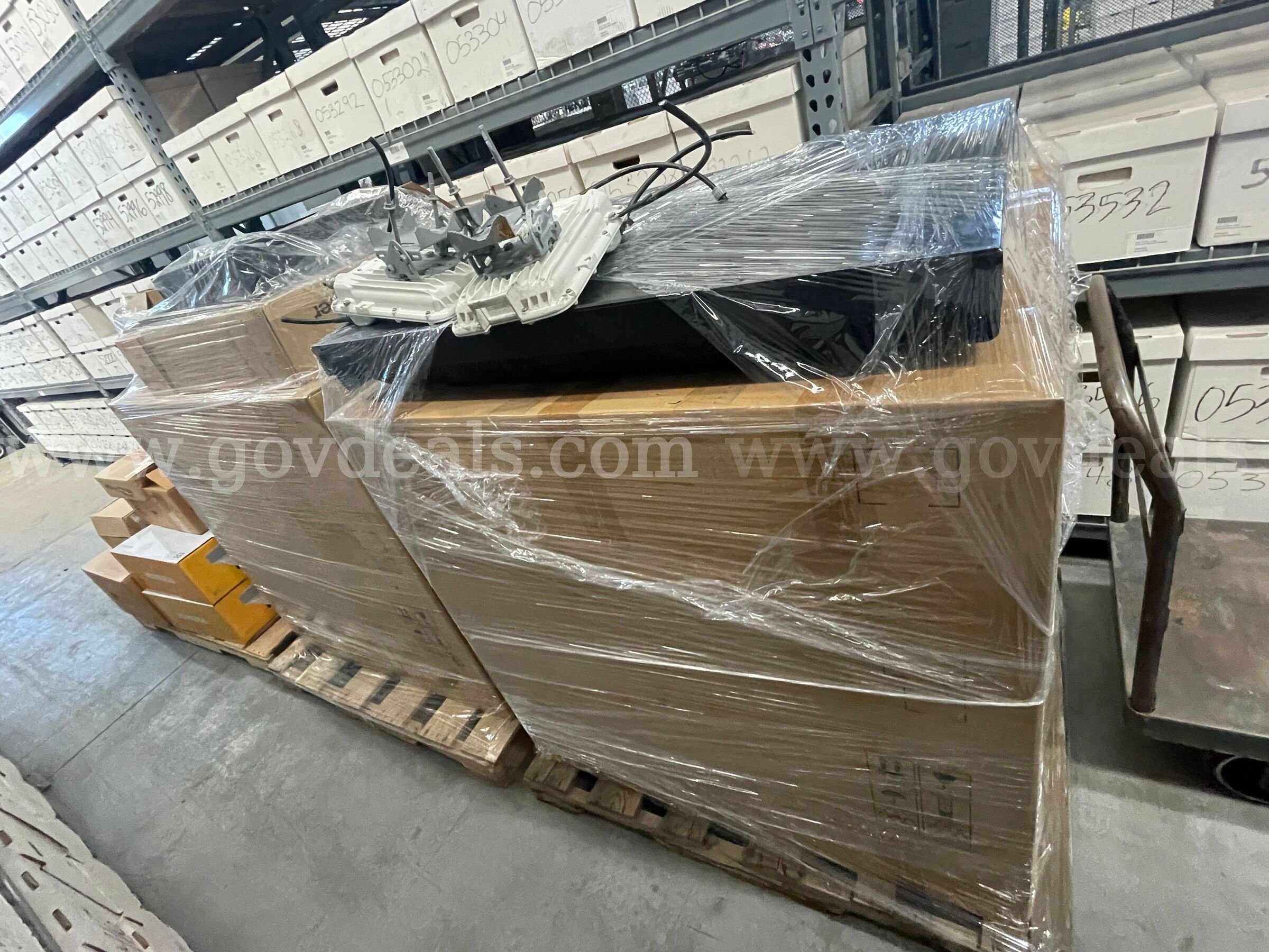 Large Lot of NEW Misc Networking Equipment   Government Surplus Auction - Photo #4