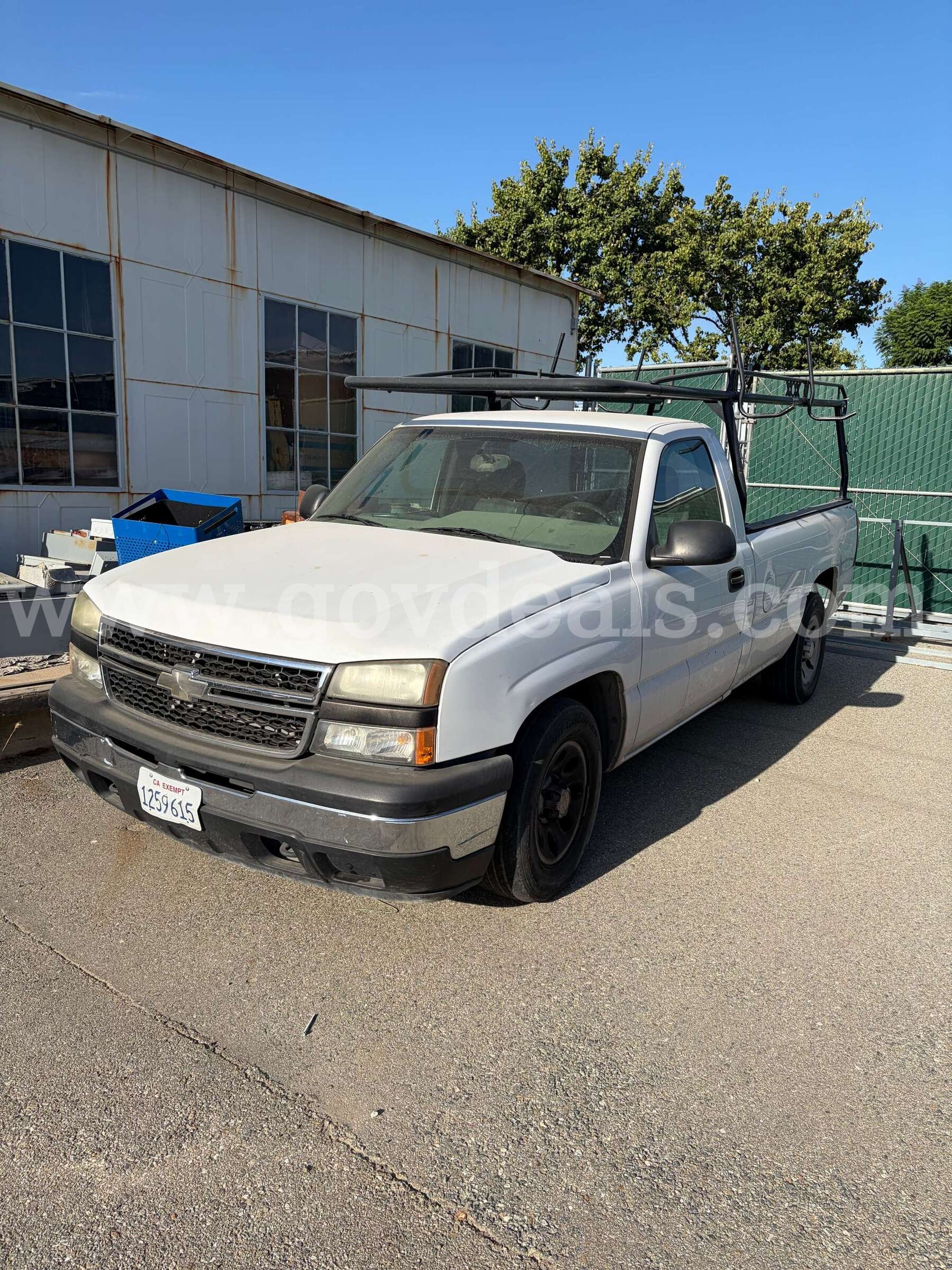 2006 Chevrolet Silverado 1500 LS 2WD Chevrolet Silverado Government Surplus Auction - Primary Photo