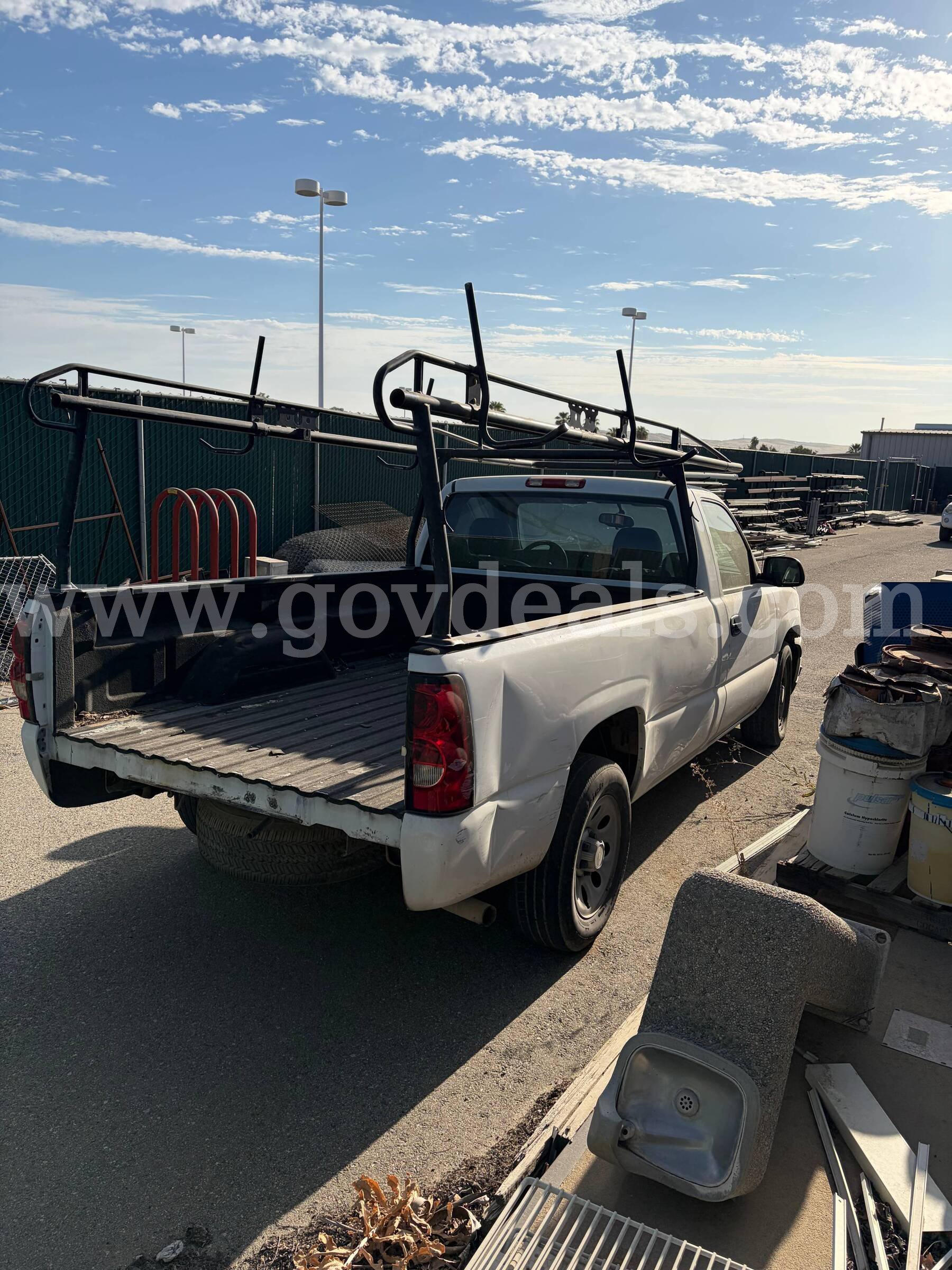 2006 Chevrolet Silverado 1500 LS 2WD Chevrolet Silverado Government Surplus Auction - Photo #3
