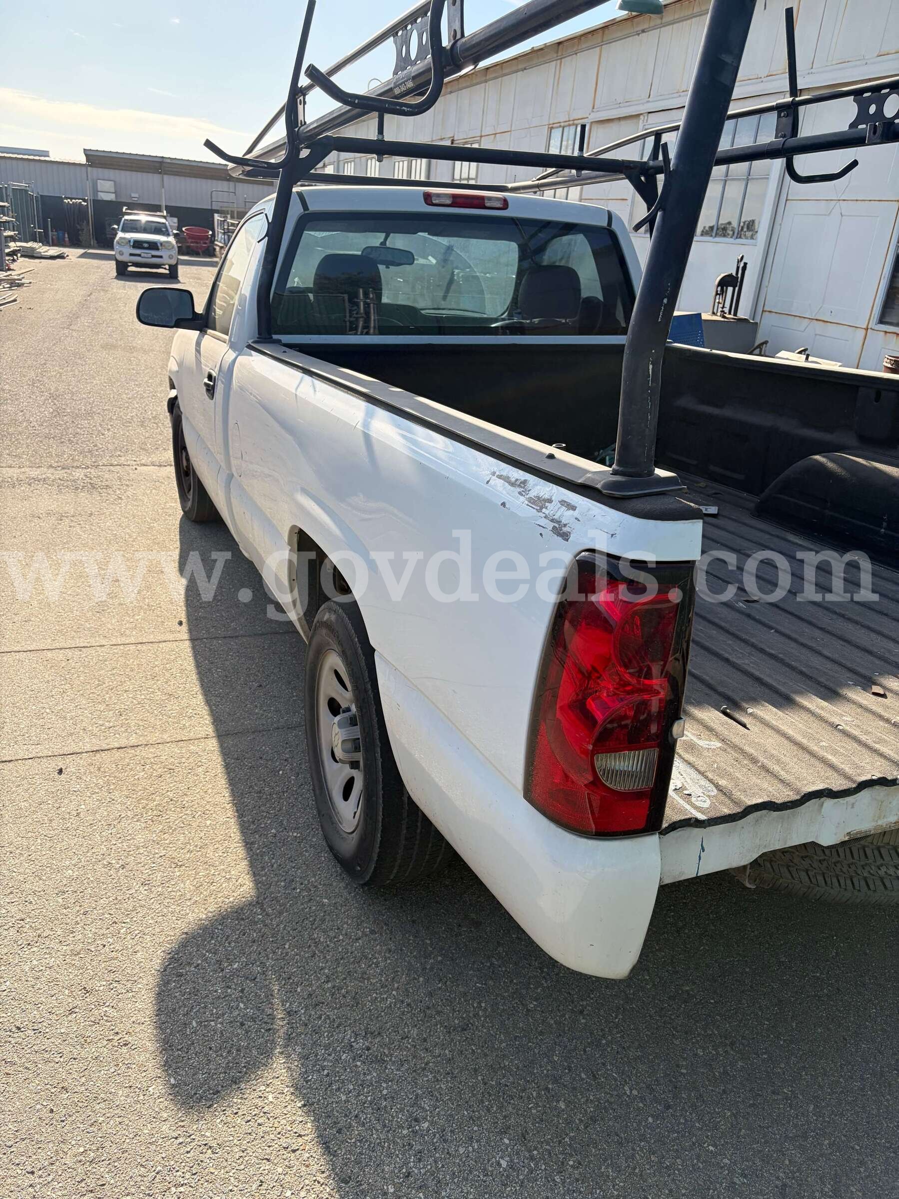 2006 Chevrolet Silverado 1500 LS 2WD Chevrolet Silverado Government Surplus Auction - Photo #5