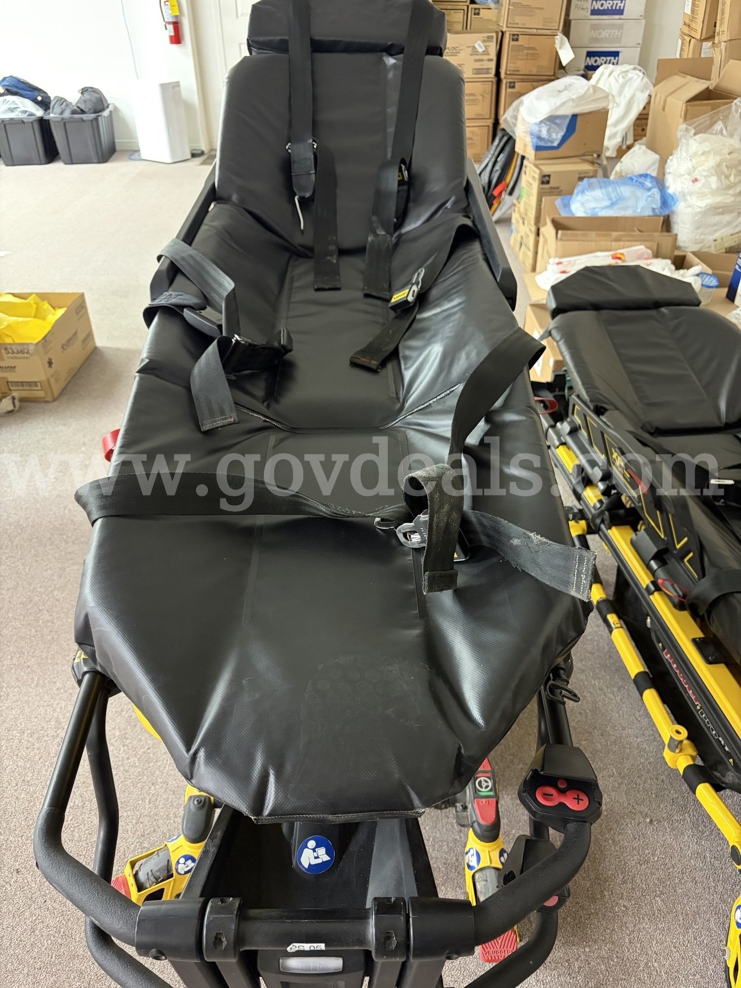 Stryker PowerPro XT Stretcher   Government Surplus Auction - Photo #3