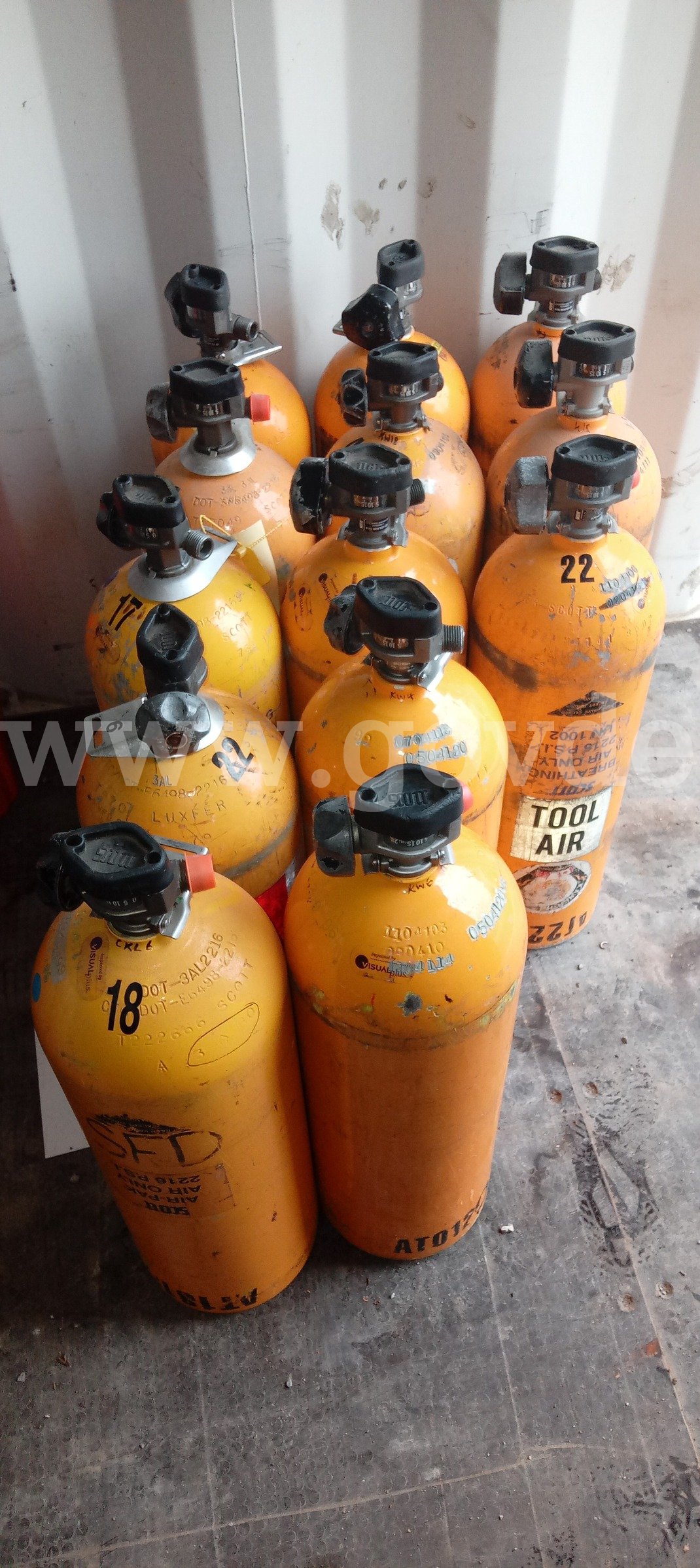 Scotts SCBA Cylinders (2216)