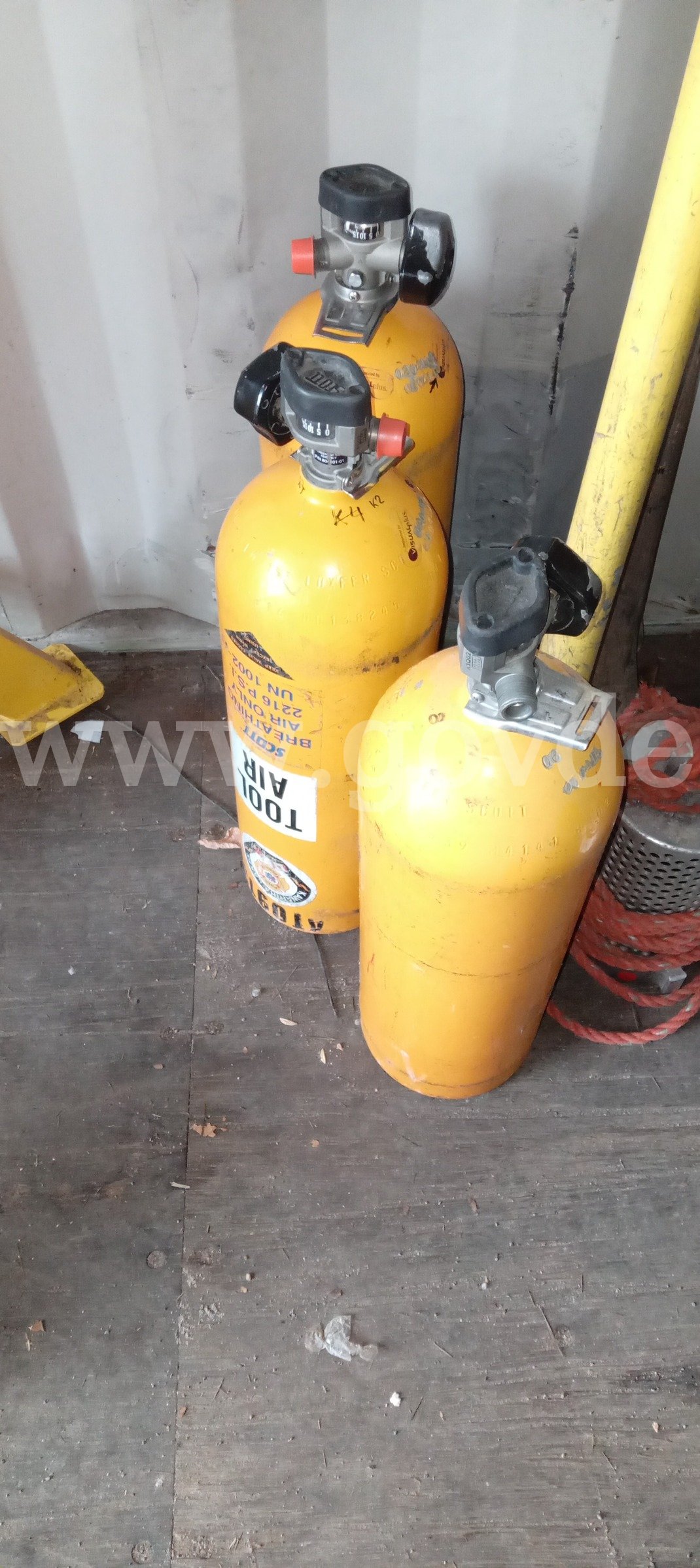 Scotts SCBA Cylinders (2216)  2216 Government Surplus Auction - Photo #2