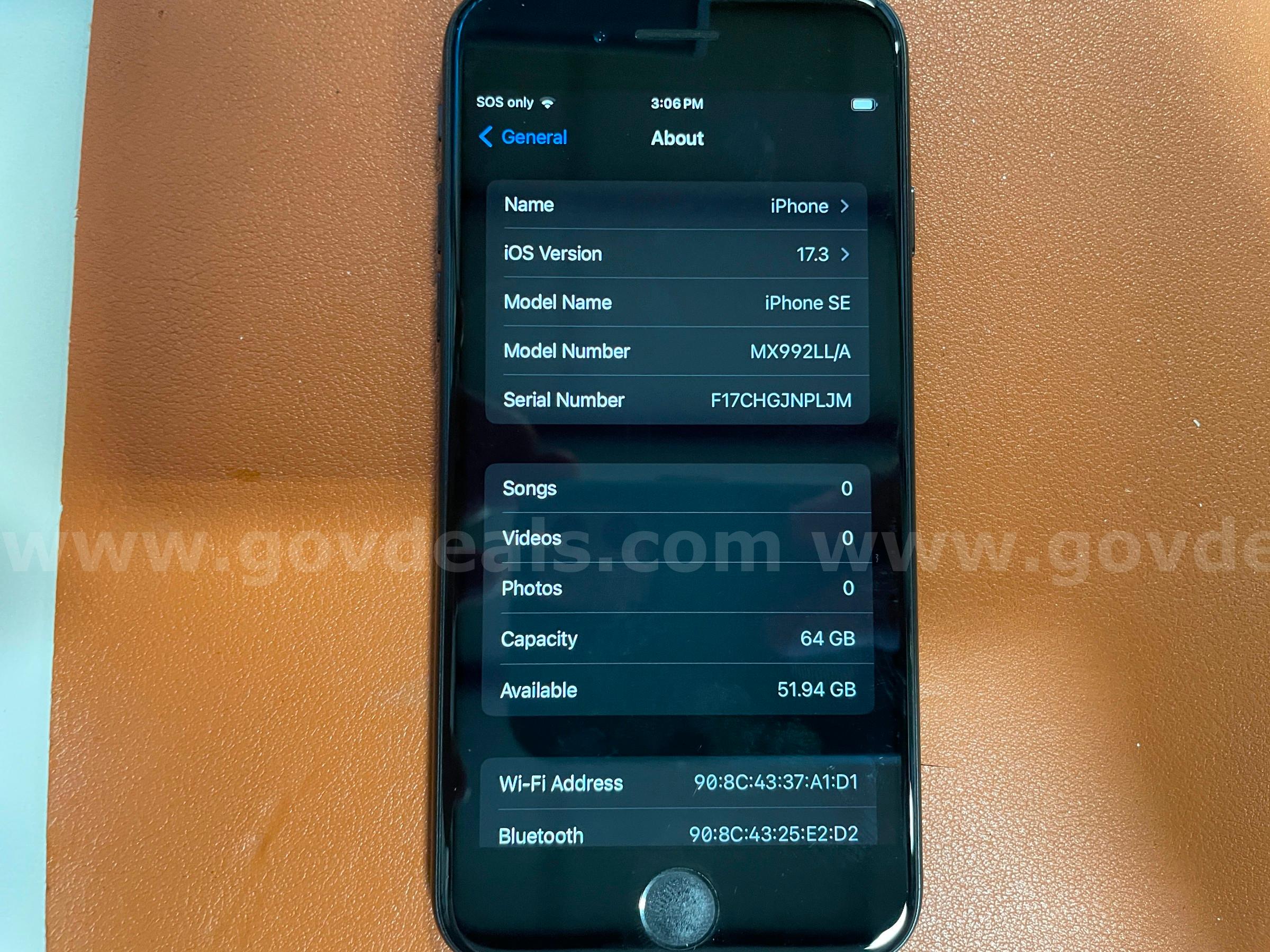 iPhone 2nd Gen SE | Black | 64GB | SIM LOCKED (ID# 46760) (D-Case) (No UPC) (10) Apple iPhone Government Surplus Auction - Photo #5