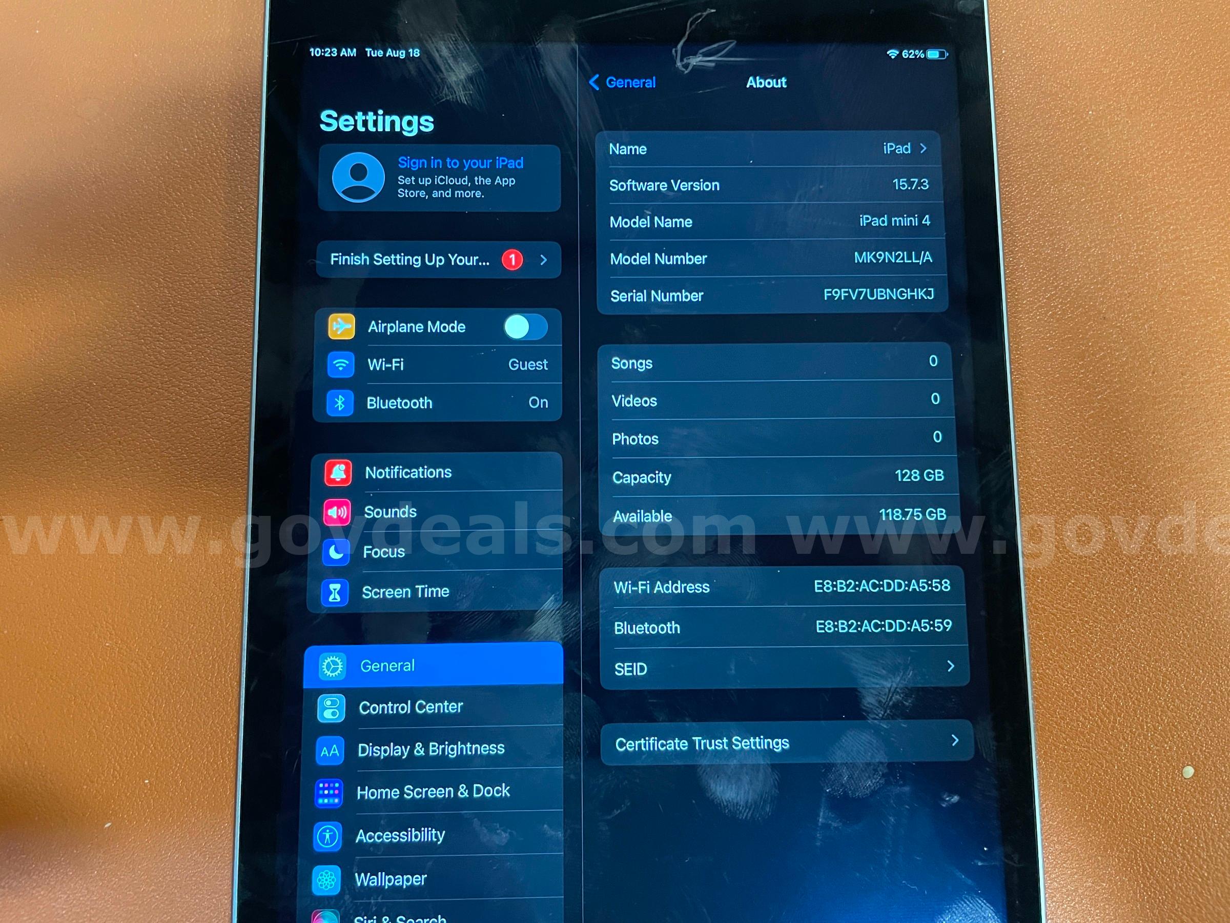 iPad Mini 4 | WiFi only | 128GB (ID# 47328) (D-Case) (NoUPC) Apple iPad Mini Government Surplus Auction - Photo #4