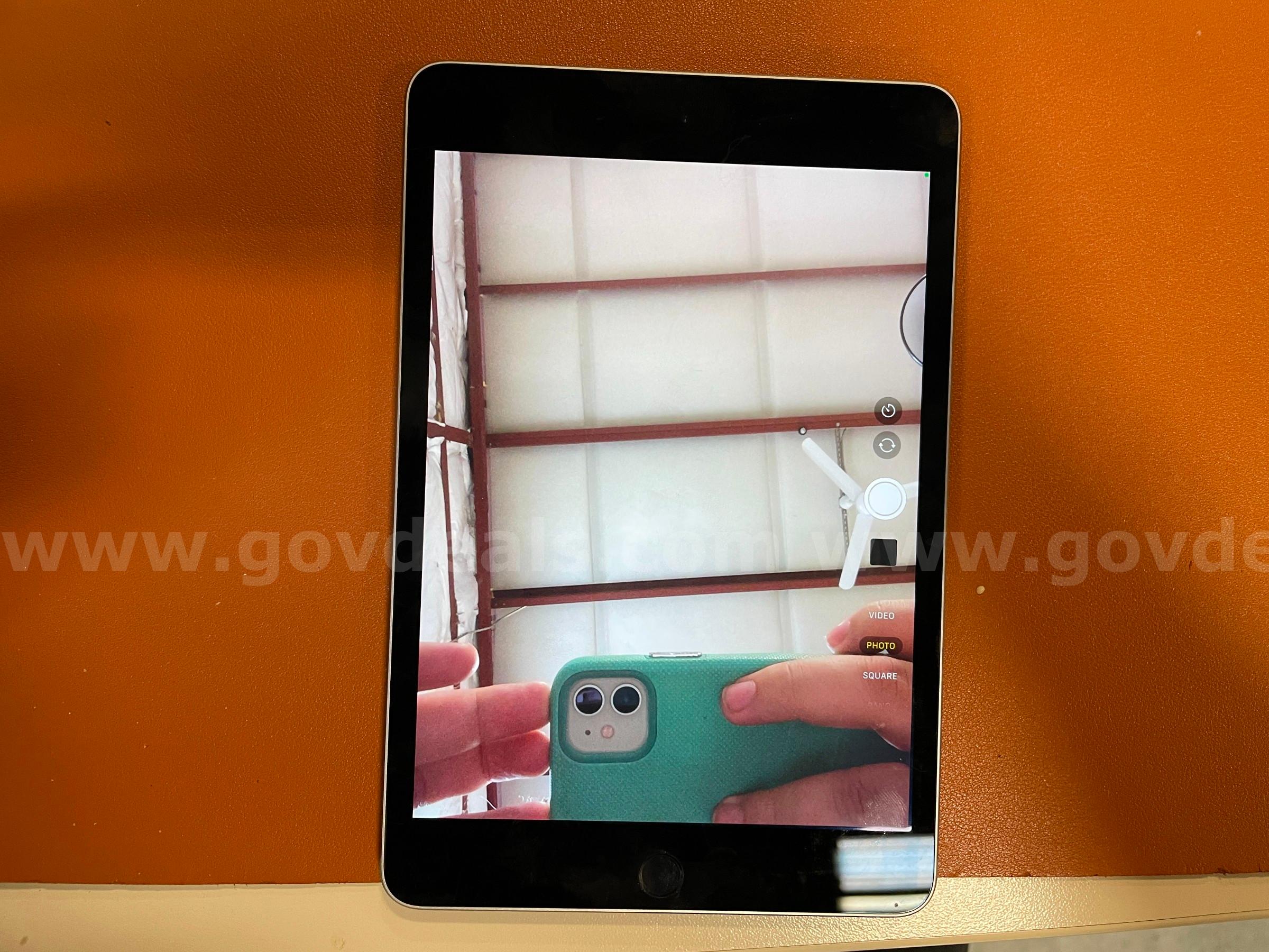 iPad Mini 4 | WiFi only | 128GB (ID# 47328) (D-Case) (NoUPC) Apple iPad Mini Government Surplus Auction - Photo #6