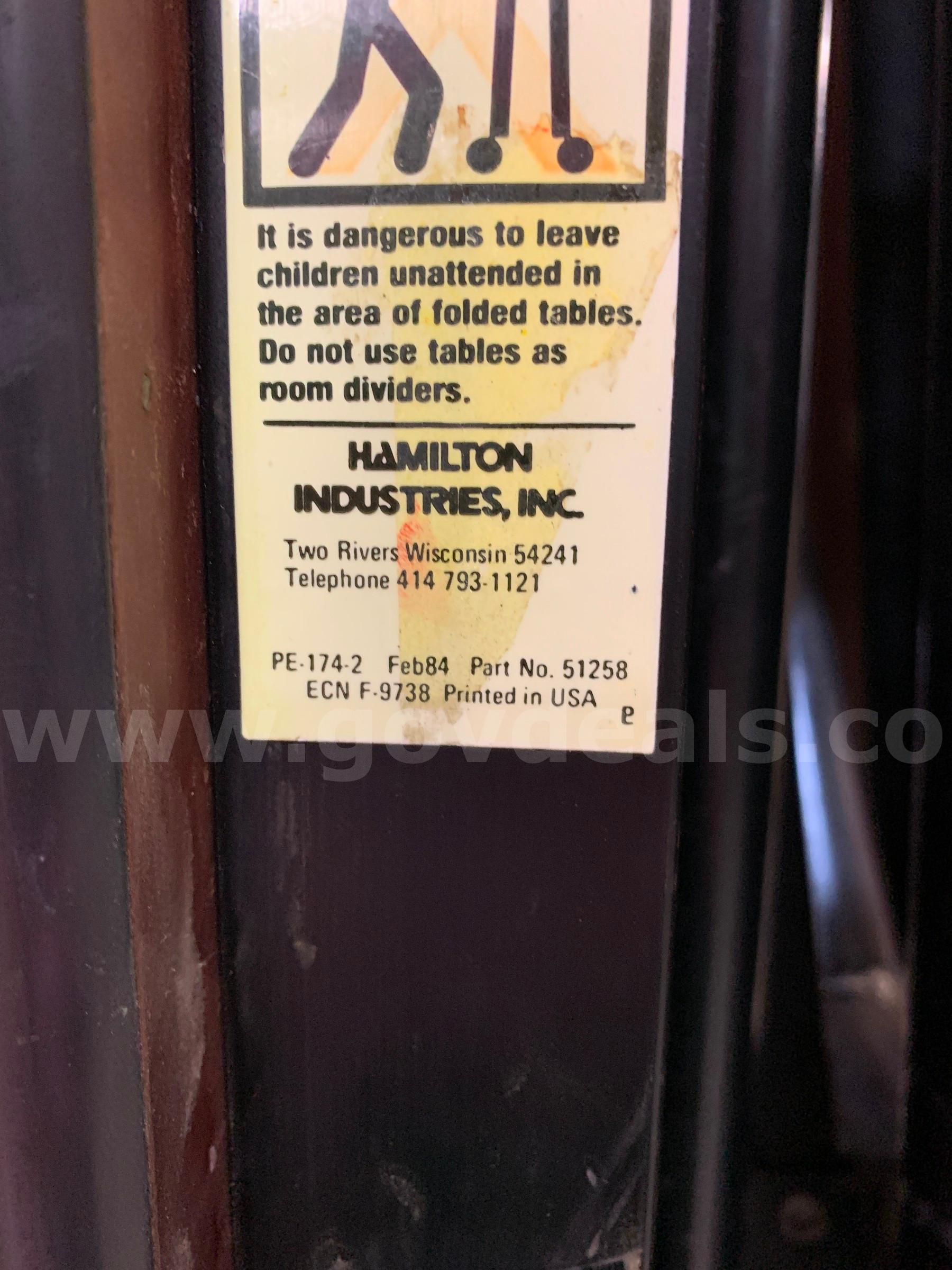 Folding Table With Seating (ID #47352) (I9-3LR) (26-1279-4) 35405 HAMILTON INDUSTRIES 51258 Government Surplus Auction - Photo #3