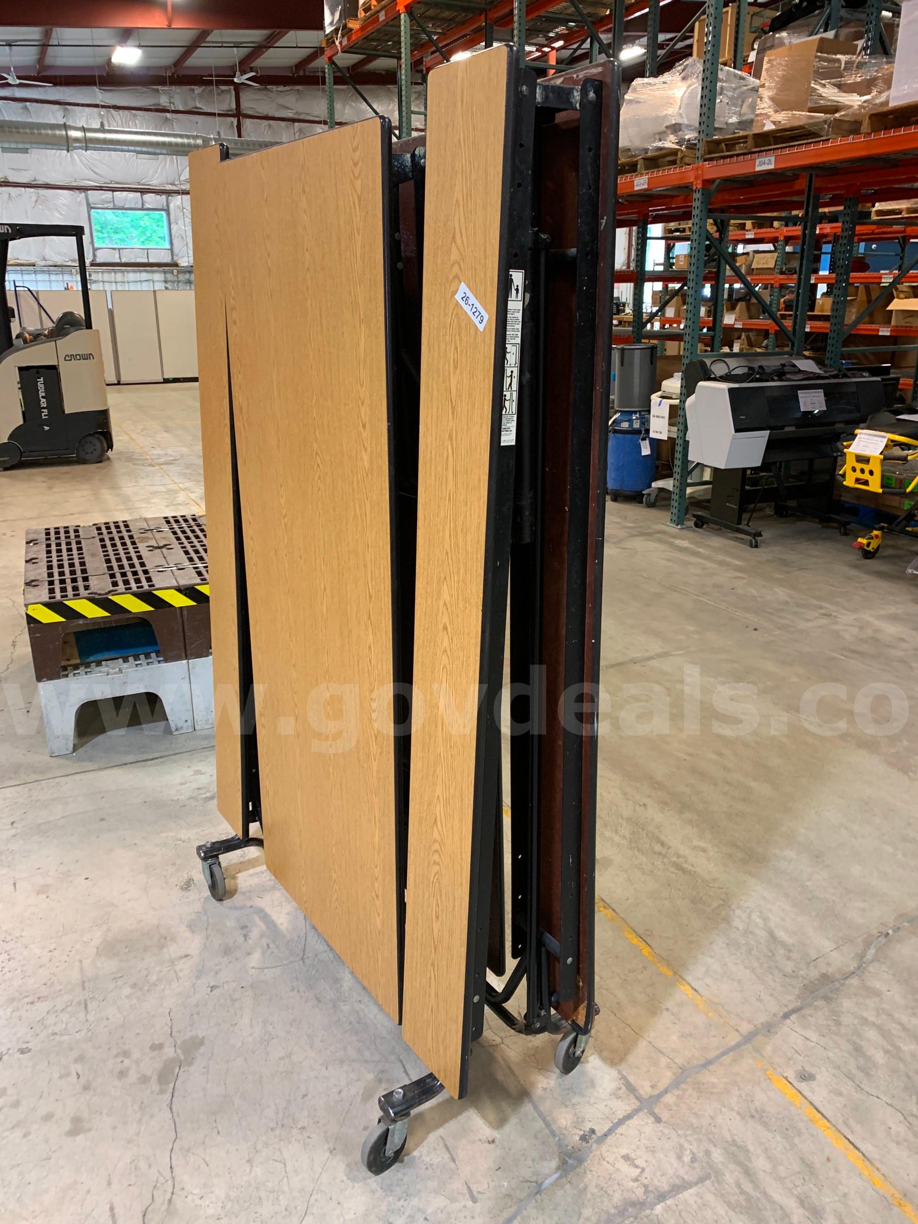 Folding Table With Seating (ID #47352) (I9-3LR) (26-1279-4) 35405 HAMILTON INDUSTRIES 51258 Government Surplus Auction - Photo #4