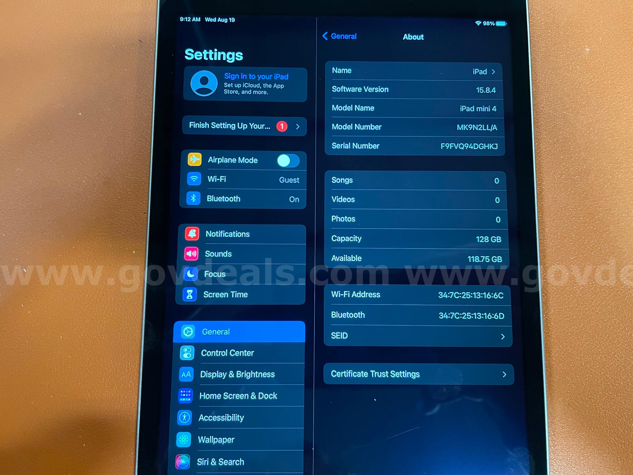 iPad Mini 4 | WiFi only | 128GB (ID# 47384) (D-Case) (NoUPC) Apple iPad Mini Government Surplus Auction - Photo #4